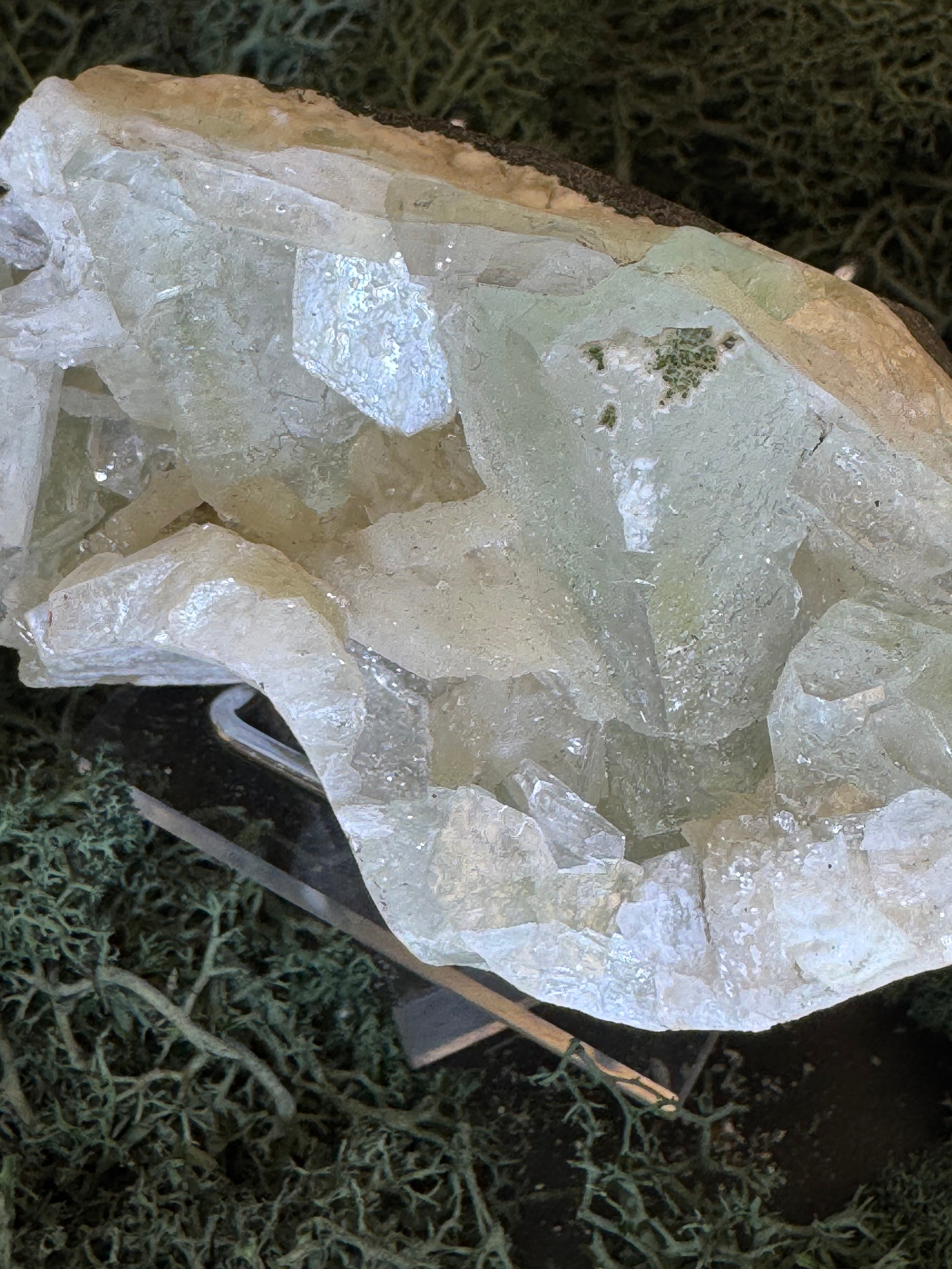 Grüner Apophyllit mit Stilbit Cluster aus Maharashtra, Nashik pune, Indien (293g) - crystal paradise
