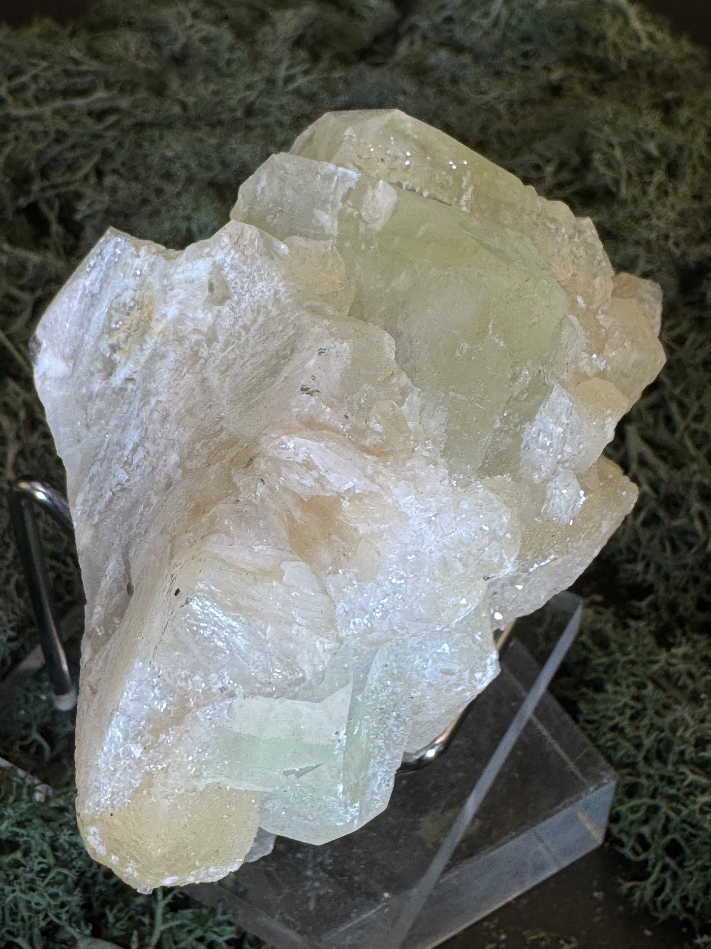 Grüner Apophyllit mit Stilbit Cluster aus Maharashtra, Nashik pune, Indien (337g) - große grüne Würfel