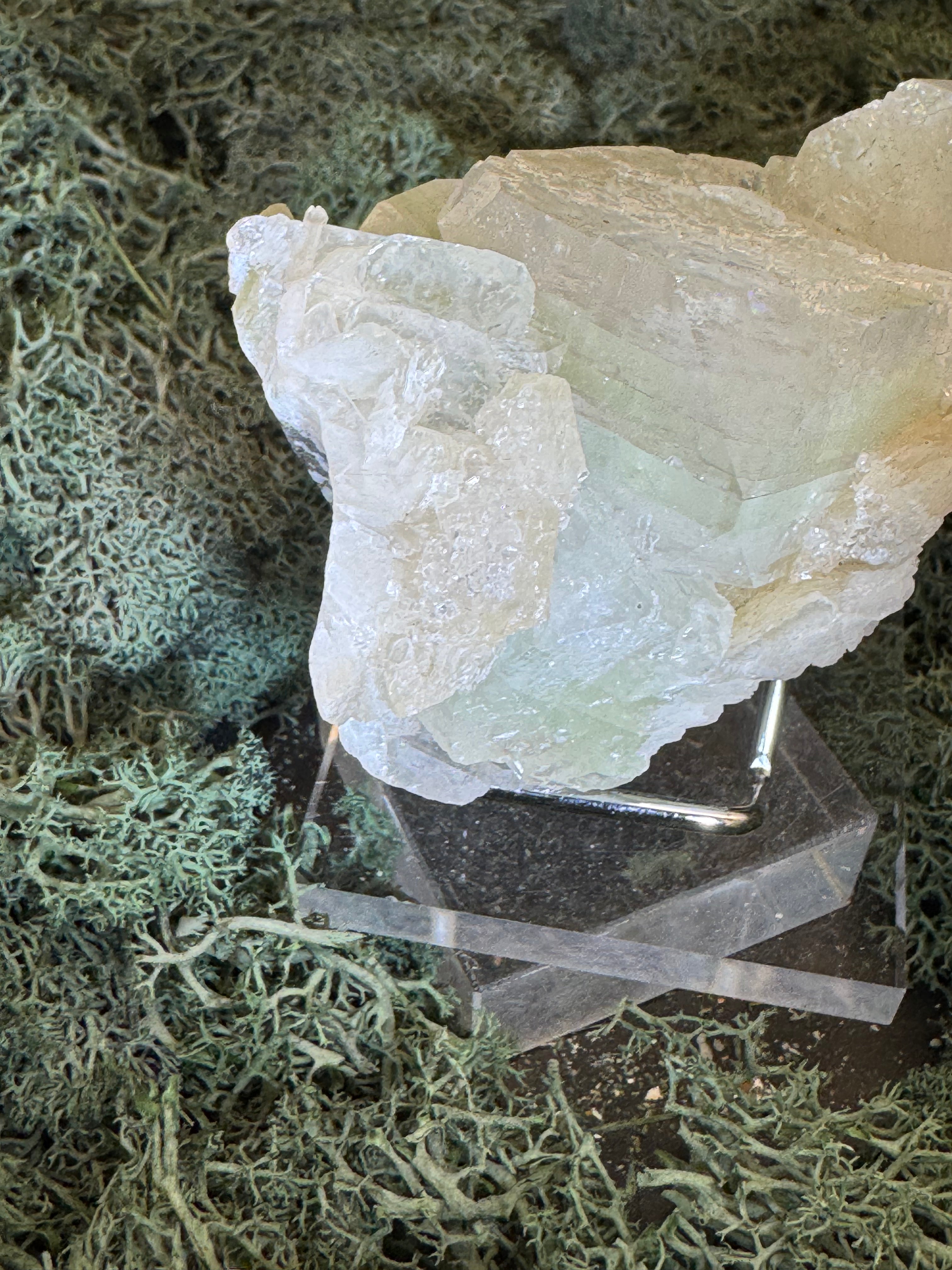 Grüner Apophyllit mit Stilbit Cluster aus Maharashtra, Nashik pune, Indien (213g) - große grüne Würfel - crystal paradise