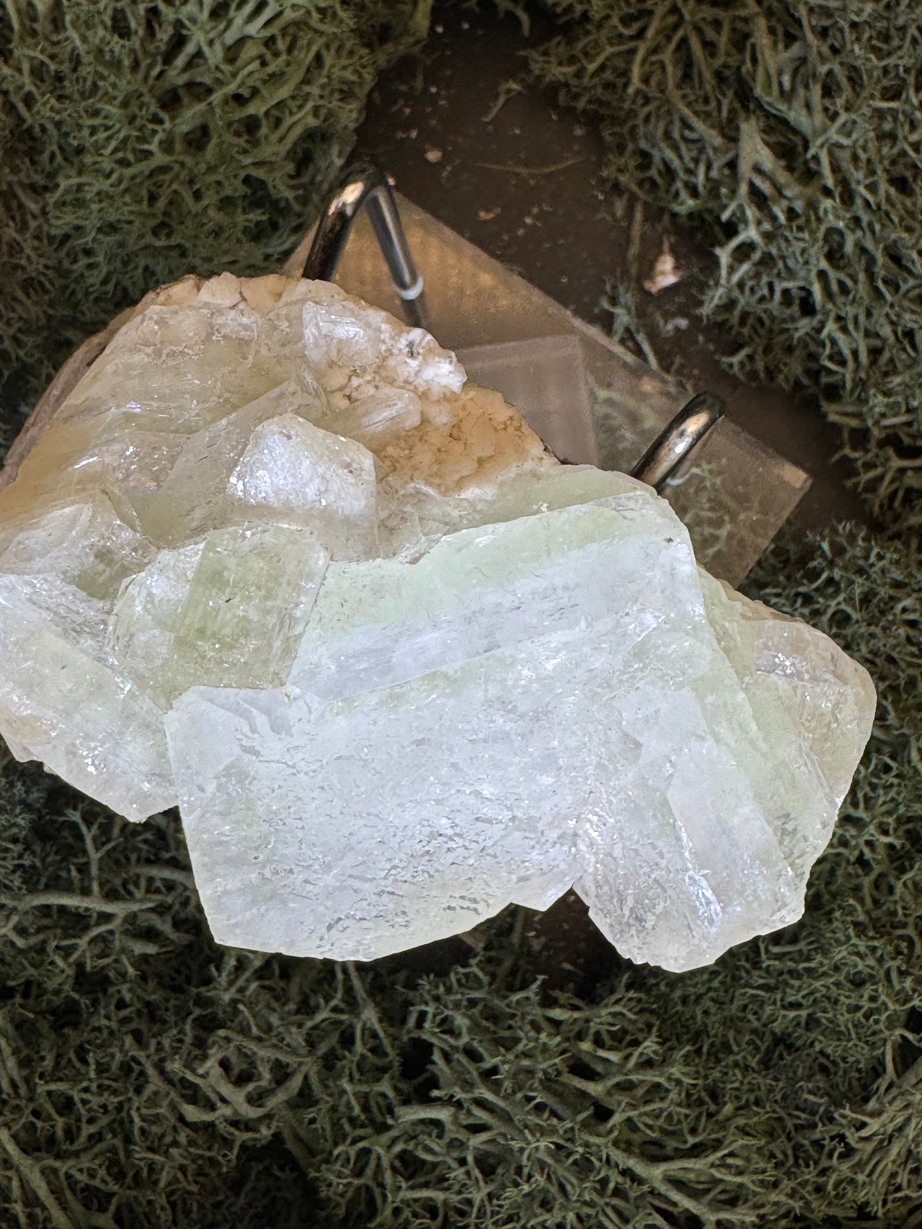 Grüner Apophyllit mit Stilbit Cluster aus Maharashtra, Nashik pune, Indien (213g) - große grüne Würfel - crystal paradise