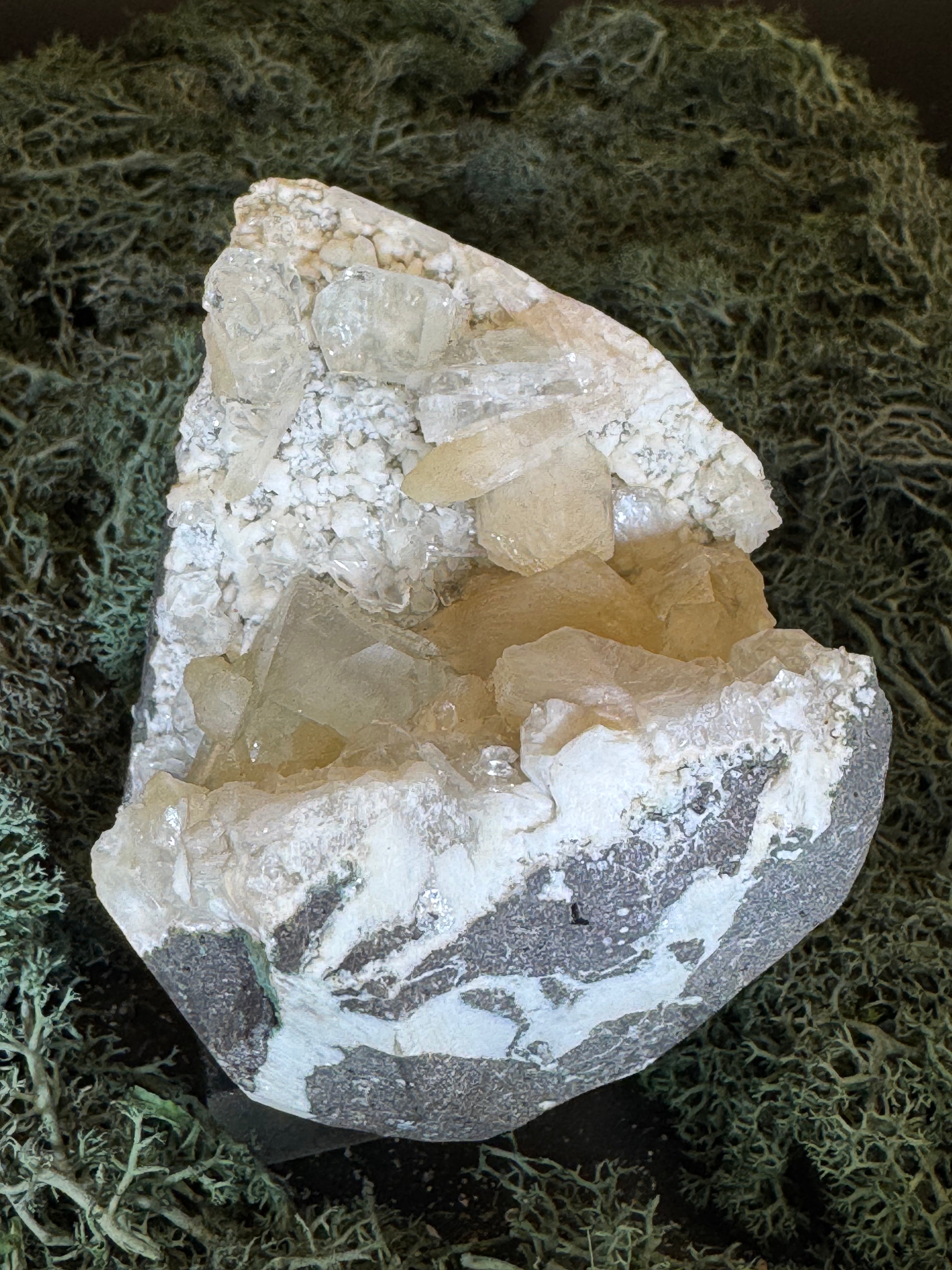 Grüner Apophyllit mit Stilbit Cluster aus Maharashtra, Nashik pune, Indien (493g) - Geodenbildung - crystal paradise