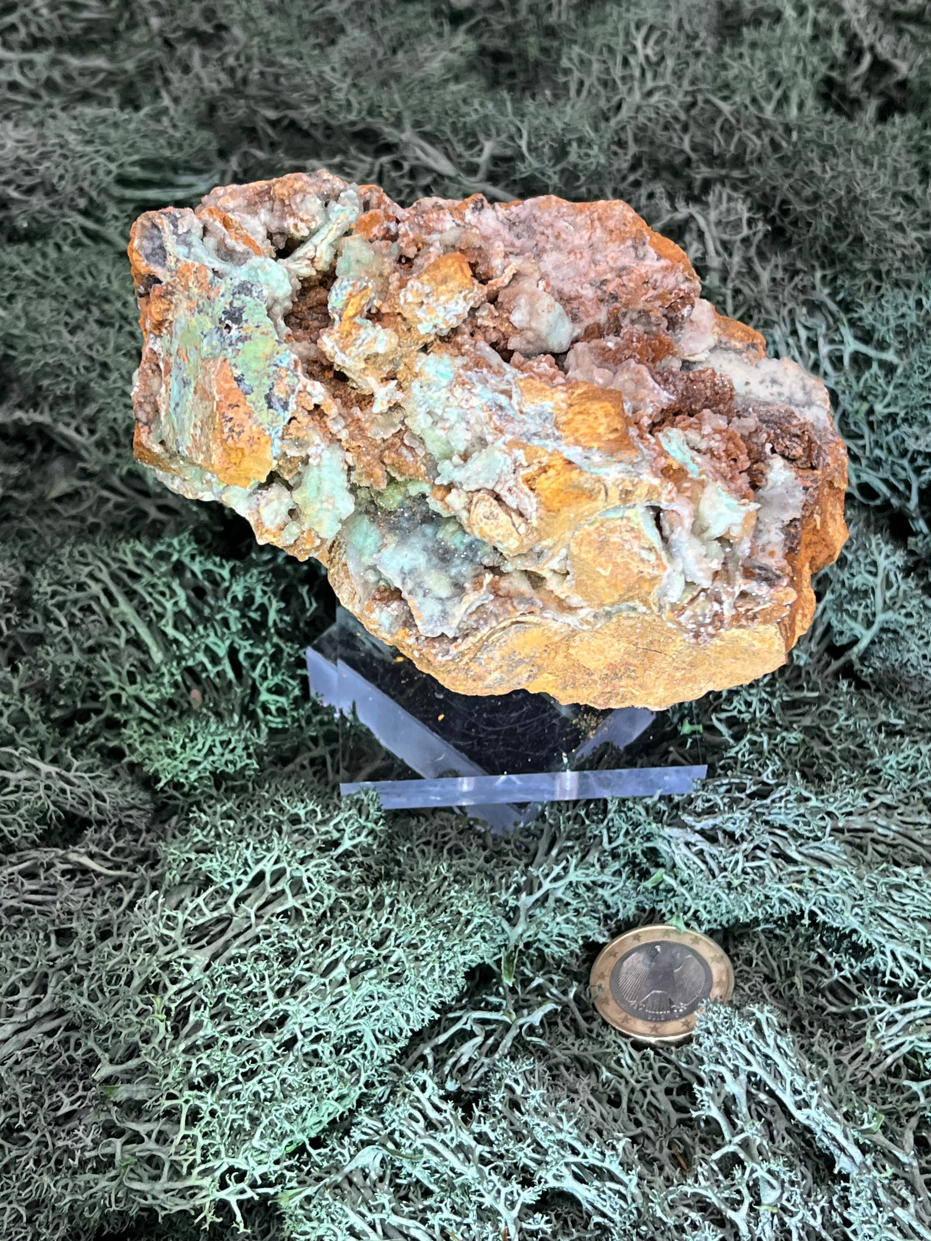 Smithsonit aus Indonesien (359g) - Handstufe - glitzende grüne Kristalle  in Trauenform mit Druzys - crystal paradise