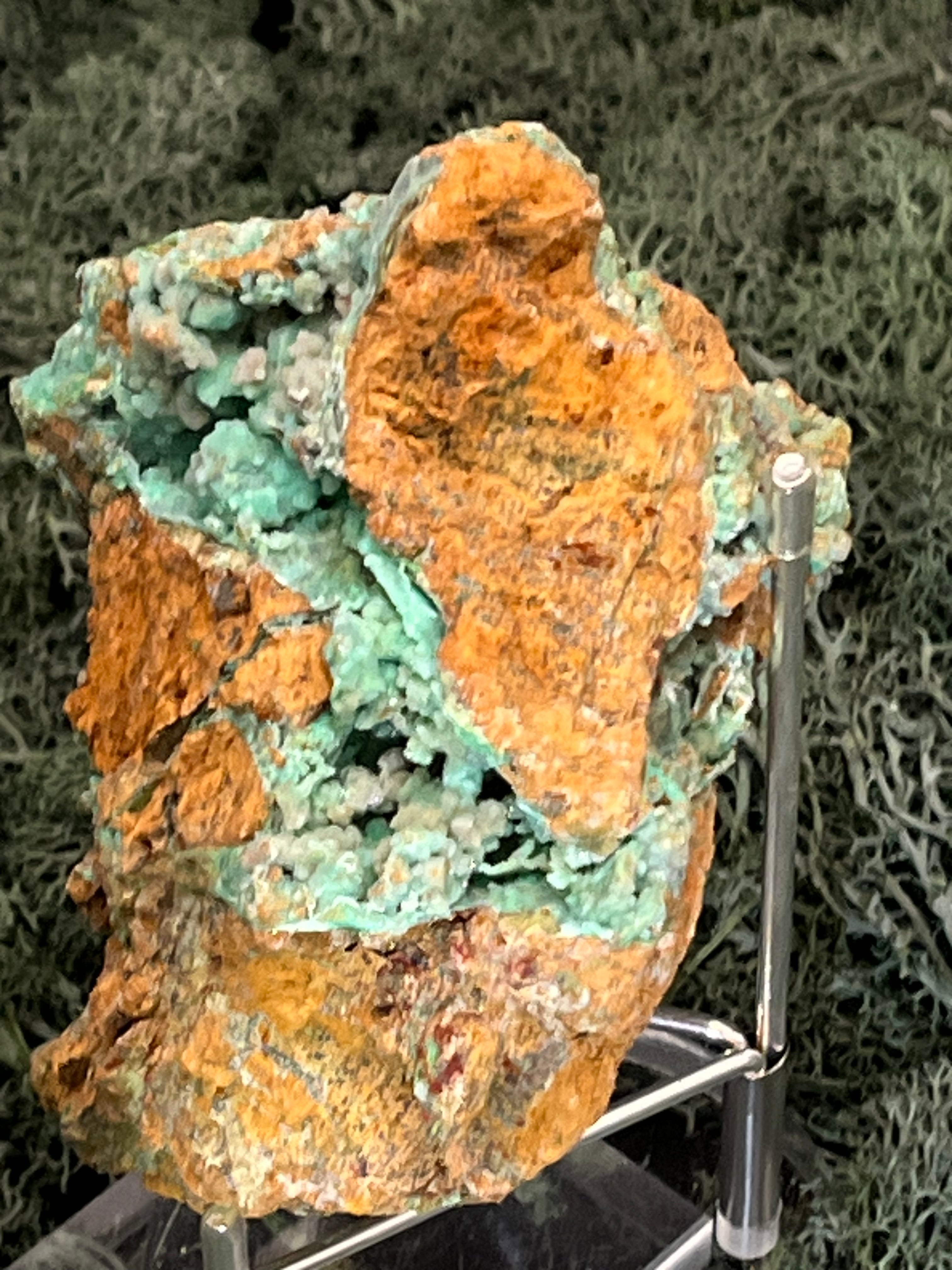 Smithsonit aus Indonesien (344g) - Handstufe - glitzende grüne Kristalle  in Trauenform mit Druzys - crystal paradise