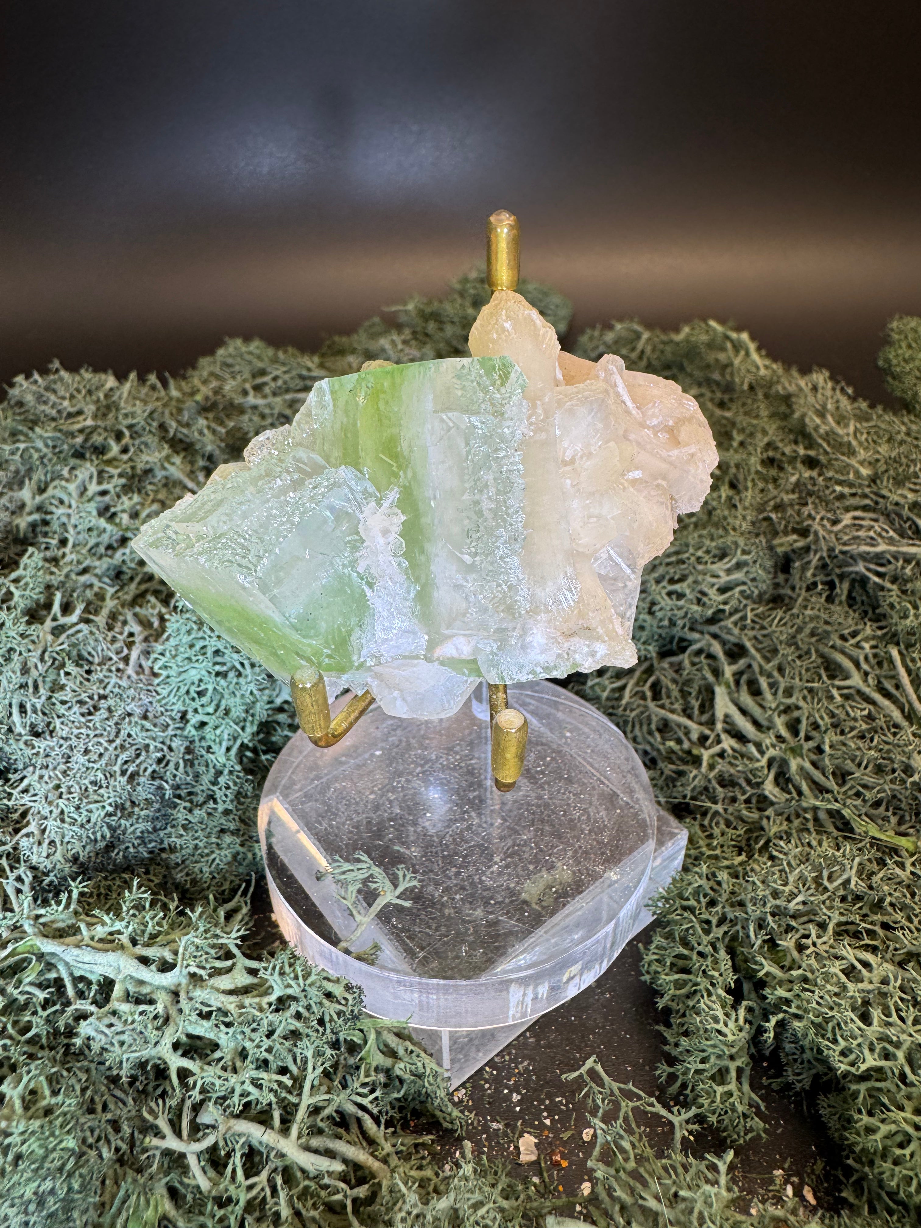 Grüner Apophyllit mit Stilbit Cluster aus Maharashtra, Nashik pune, Indien (103g) - intensives grün - crystal paradise