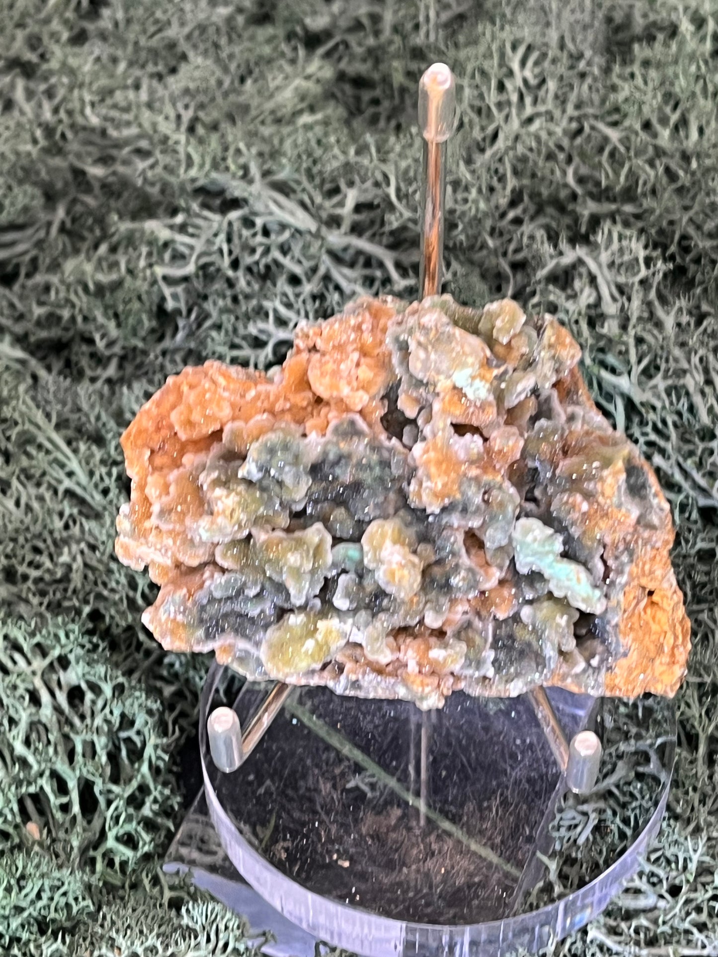 Smithsonit aus Indonesien (149g) - Stufe - glitzernde grüne Kristalle in Traubenform