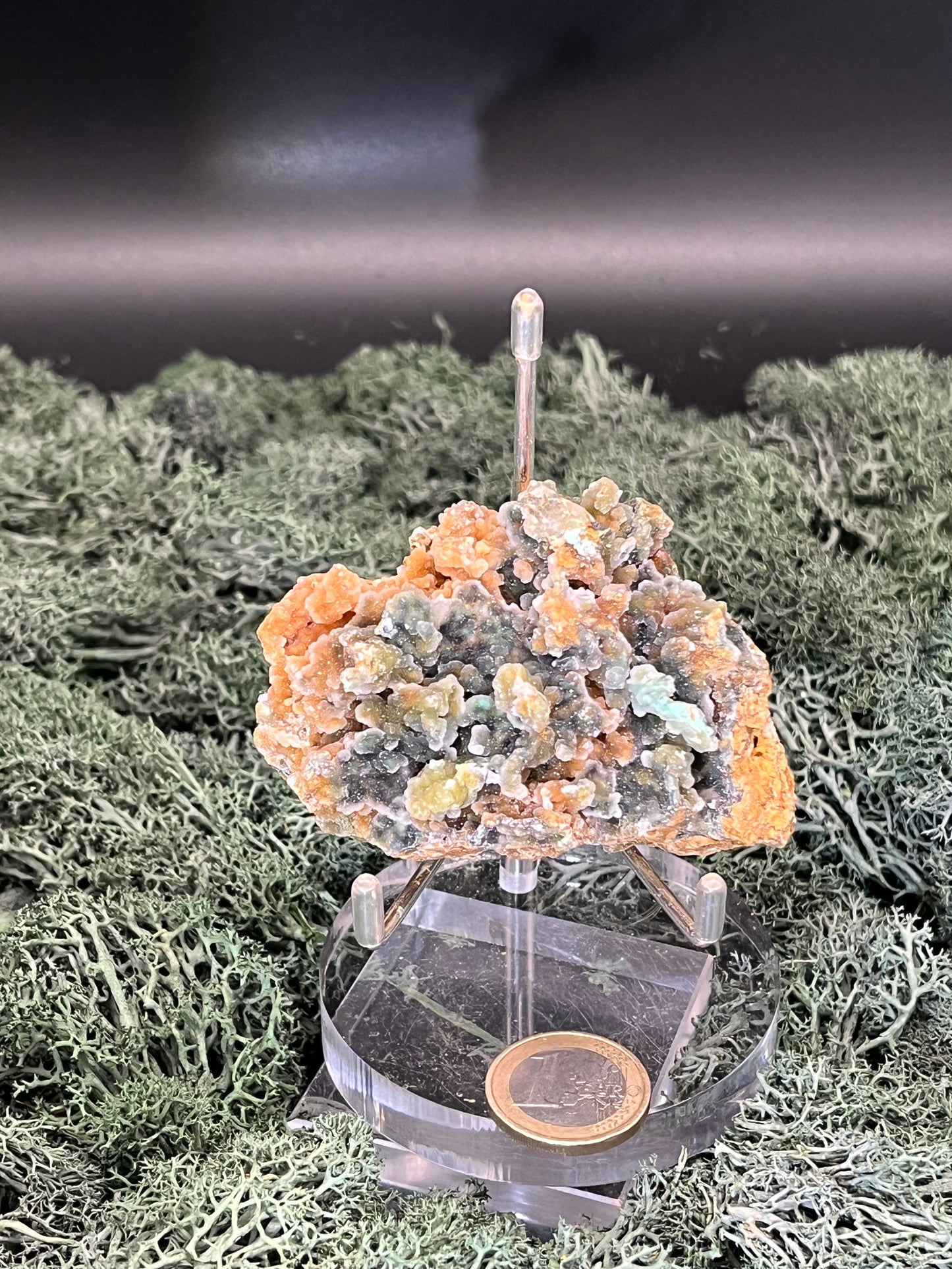 Smithsonit aus Indonesien (149g) - Stufe - glitzernde grüne Kristalle in Traubenform