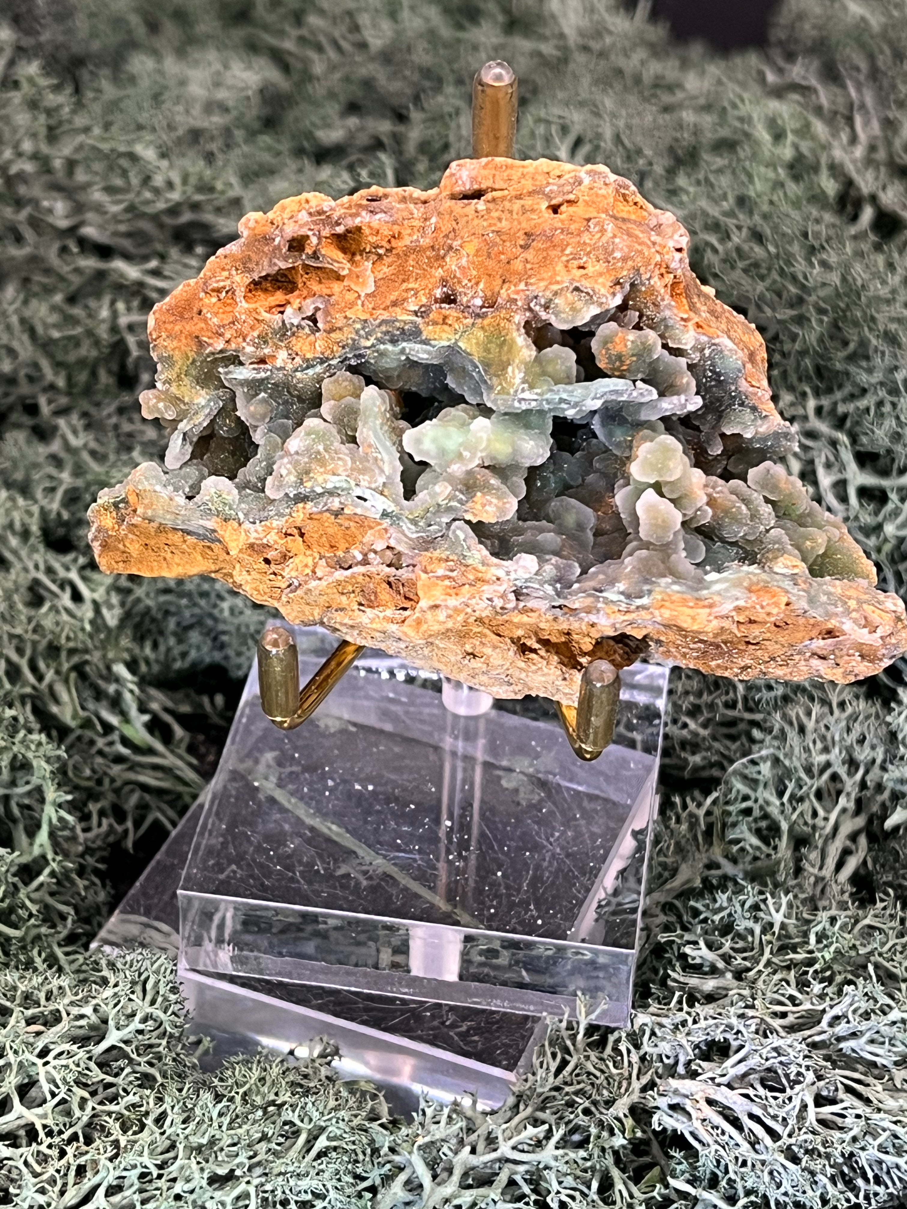 Smithsonit aus Indonesien (137g) - Stufe - glitzernde grüne Kristalle in Traubenform - crystal paradise
