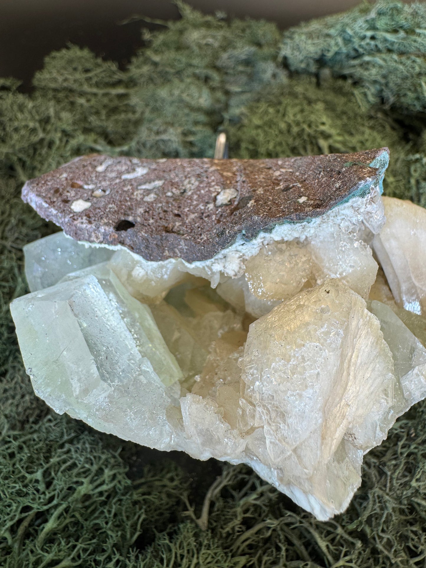 Grüner Apophyllit mit Stilbit Cluster aus Maharashtra, Nashik pune, Indien (389g) - druzy