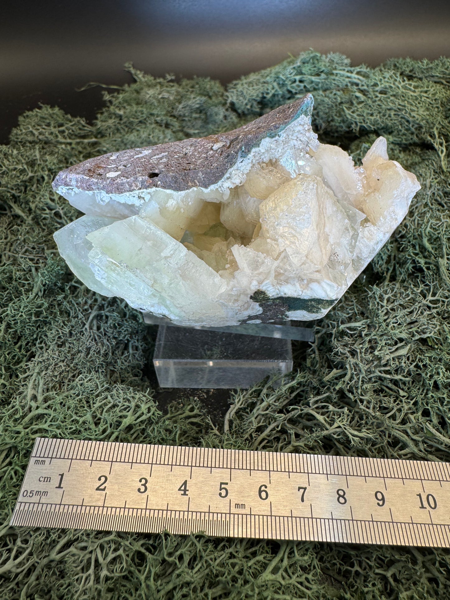 Grüner Apophyllit mit Stilbit Cluster aus Maharashtra, Nashik pune, Indien (389g) - druzy