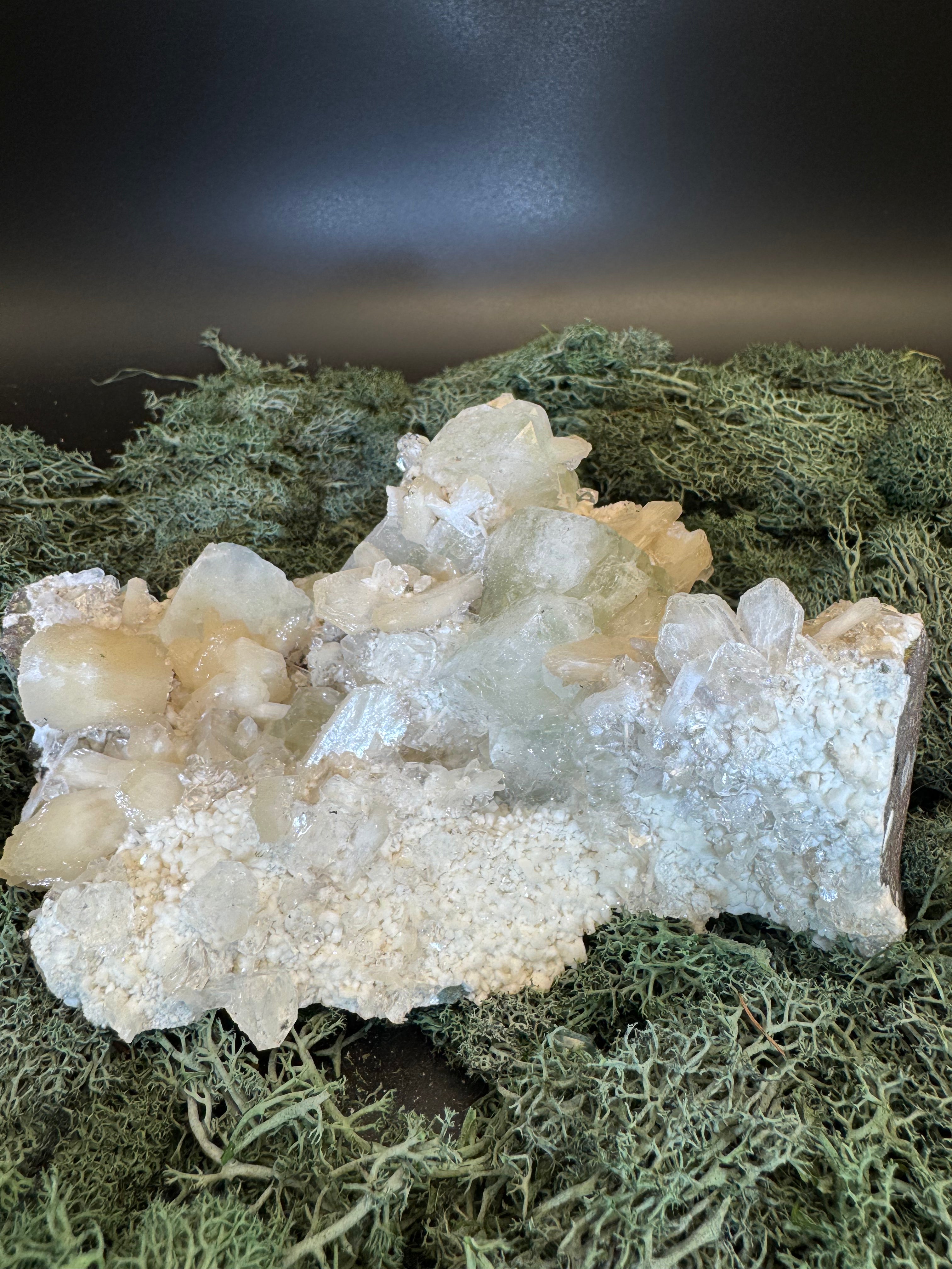 Grüner Apophyllit mit Stilbit Cluster aus Maharashtra, Nashik pune, Indien (803g) - crystal paradise