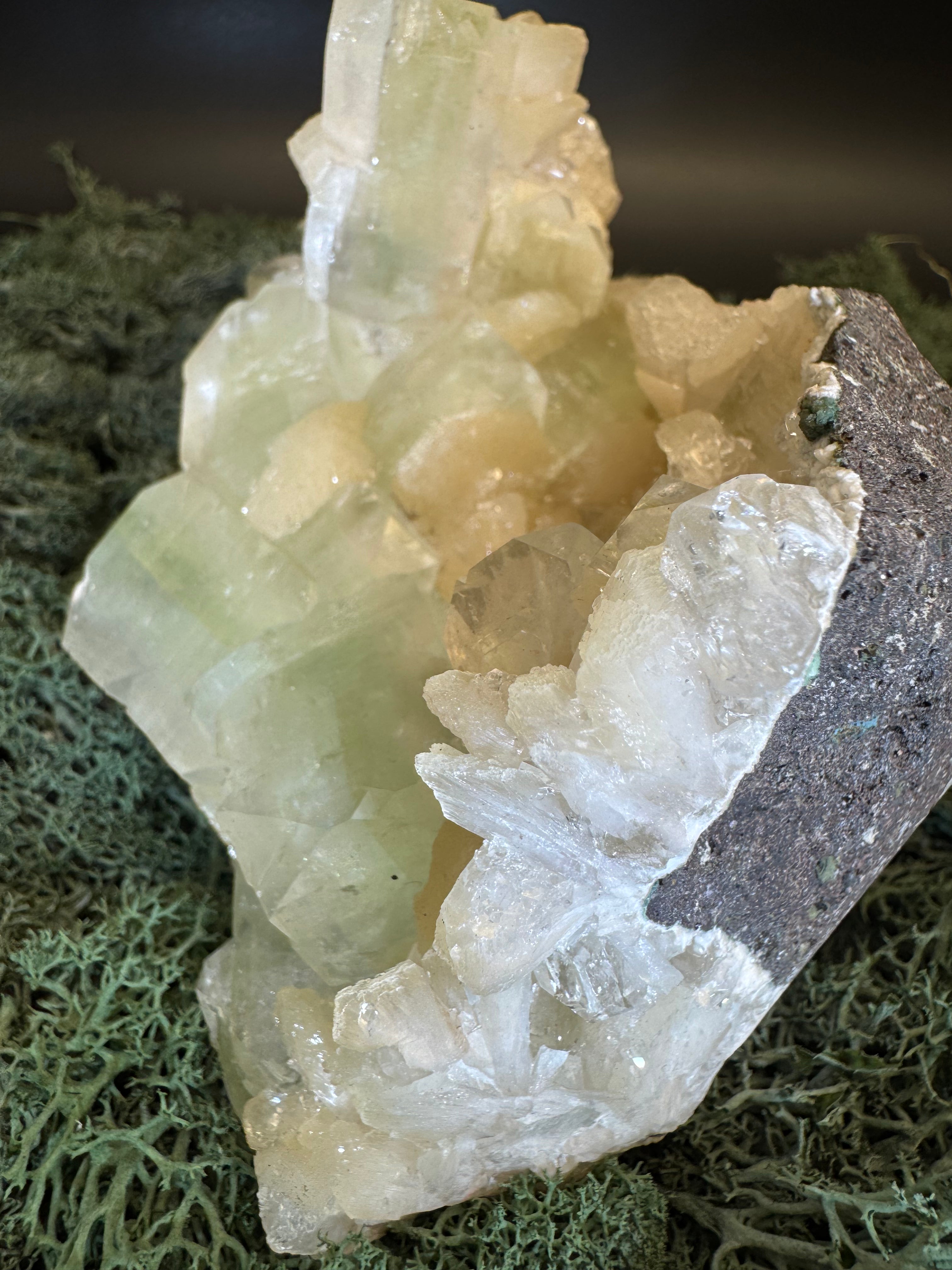 Grüner Apophyllit mit Stilbit Cluster aus Maharashtra, Nashik pune, Indien (1260g) - große Kristalle - crystal paradise