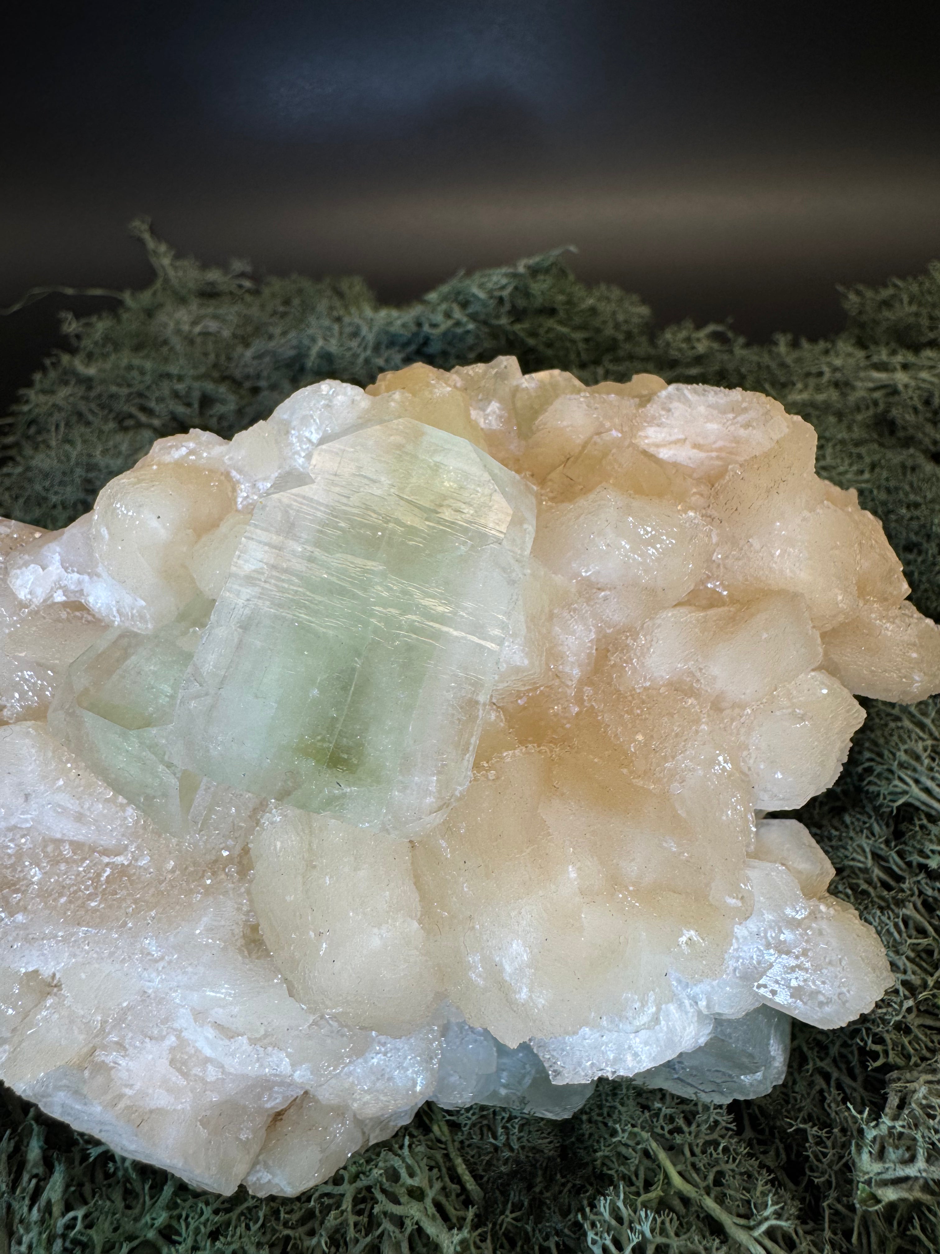 Grüner Apophyllit mit Stilbit Cluster aus Maharashtra, Nashik pune, Indien (736g) - viel Stilbit - crystal paradise