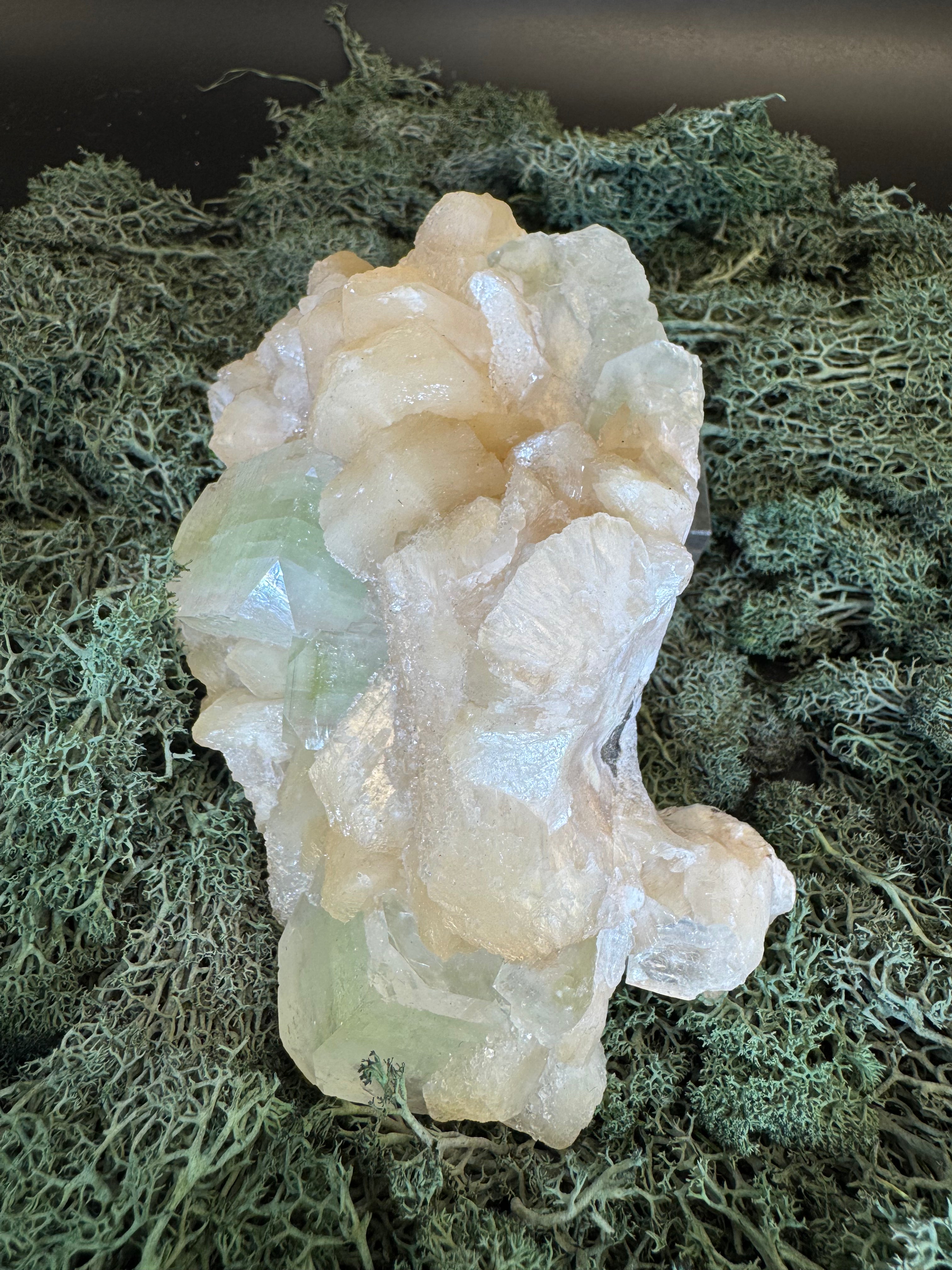 Grüner Apophyllit mit Stilbit Cluster aus Maharashtra, Nashik pune, Indien (736g) - viel Stilbit - crystal paradise