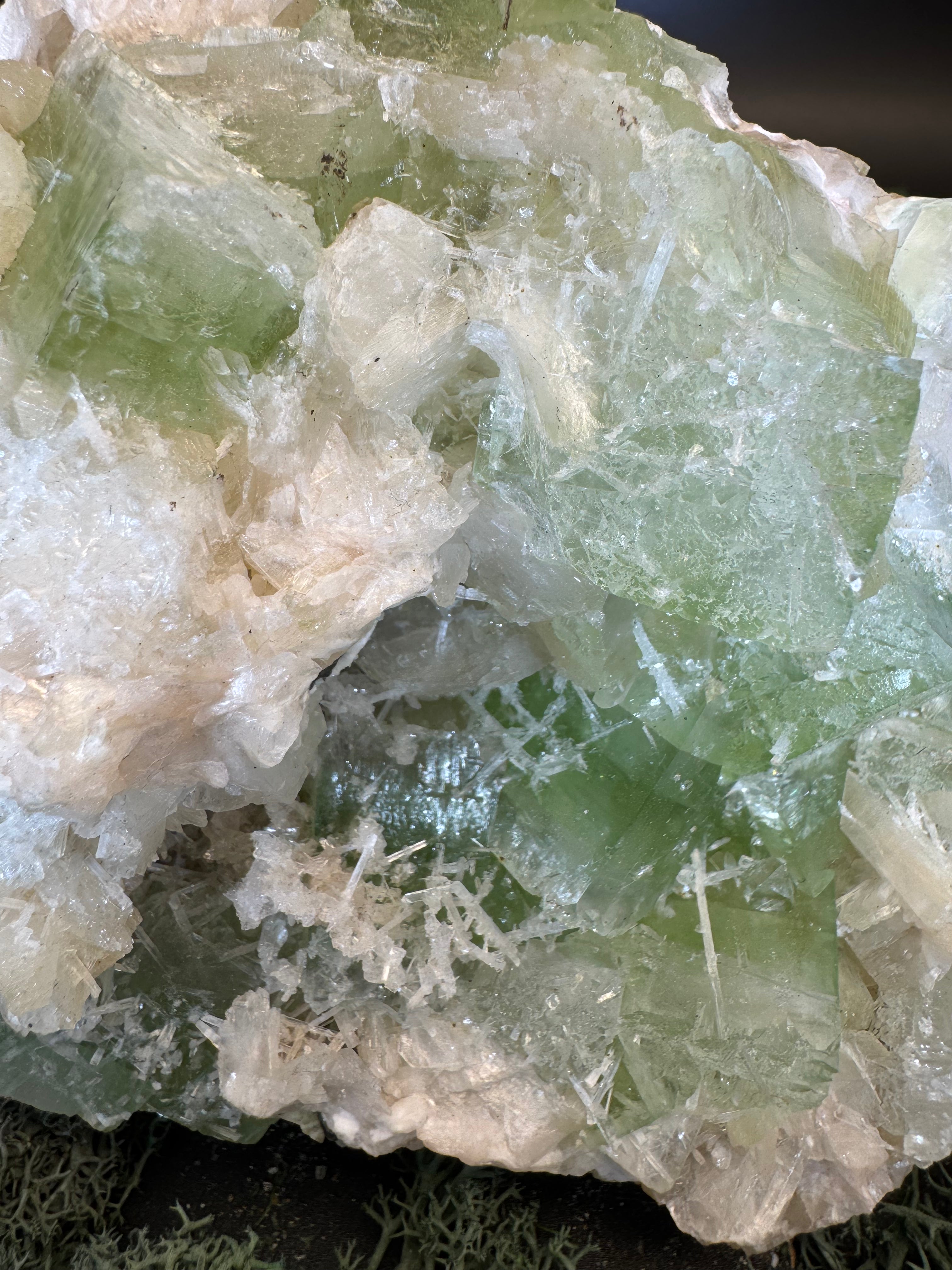 Grüner Apophyllit mit Stilbit Cluster mit Hevlandit aus Maharashtra, Nashik pune, Indien (948g) - große Kristalle (Kopie) - crystal paradise