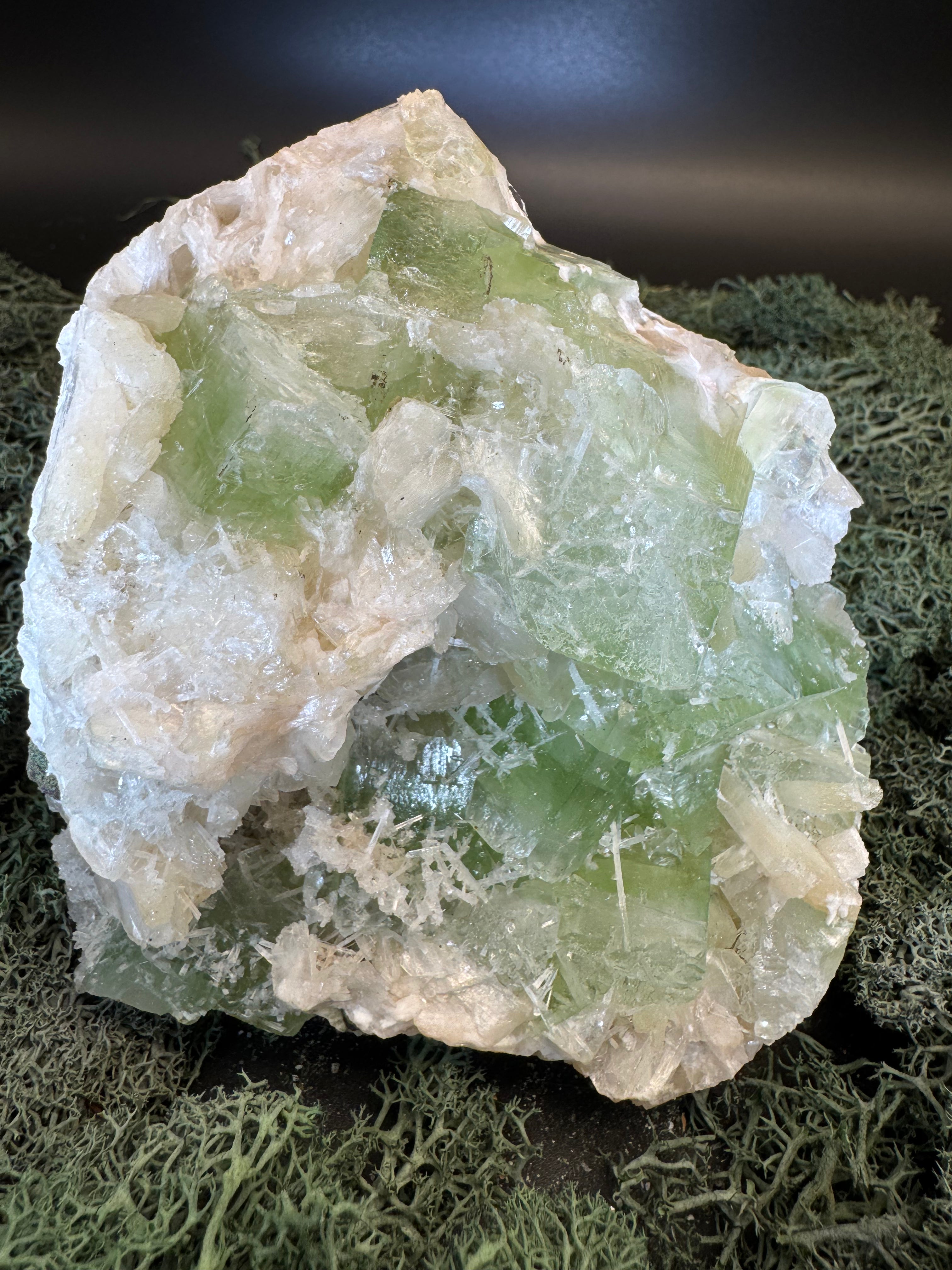 Grüner Apophyllit mit Stilbit Cluster mit Hevlandit aus Maharashtra, Nashik pune, Indien (948g) - große Kristalle (Kopie) - crystal paradise