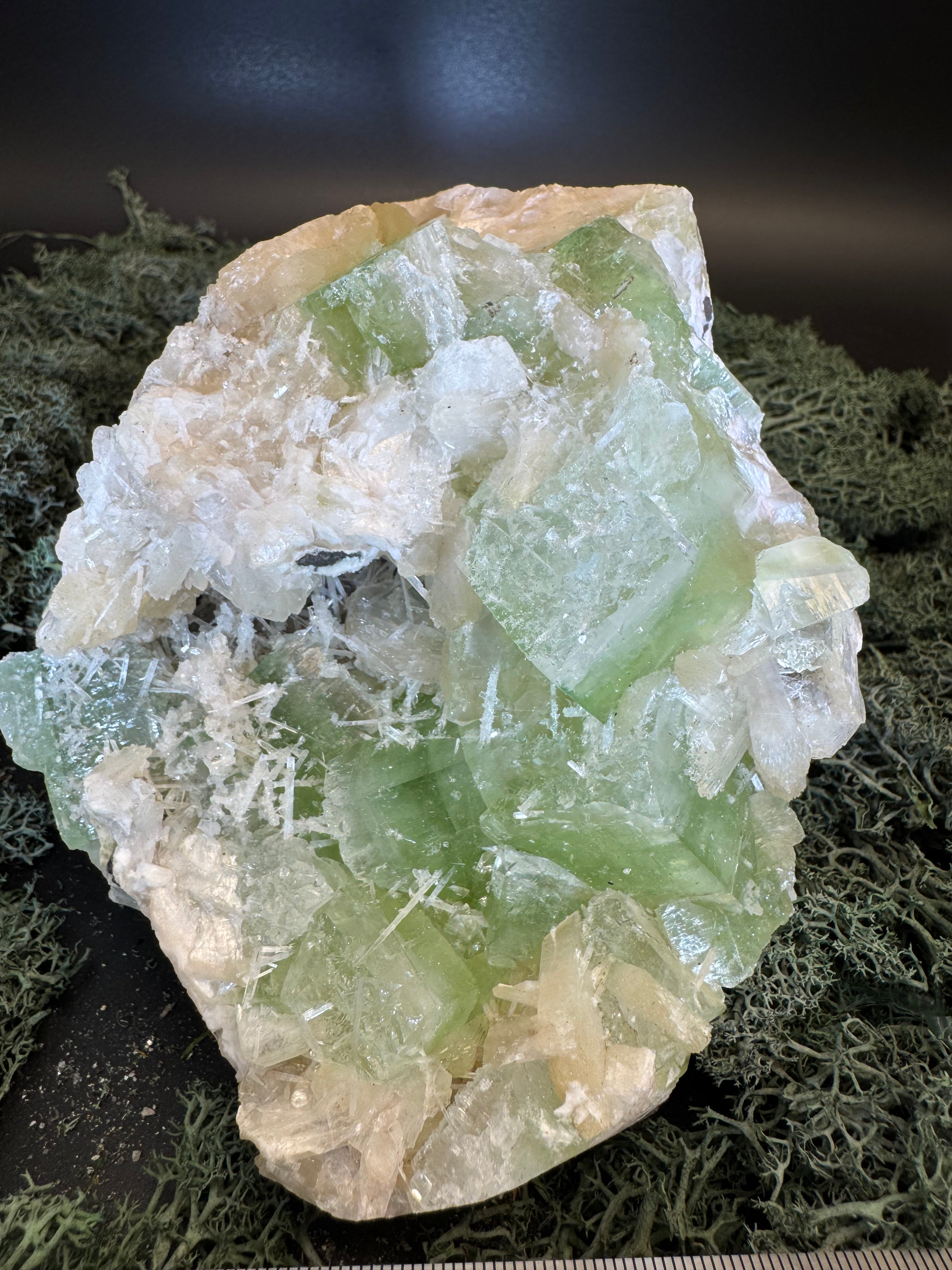 Grüner Apophyllit mit Stilbit Cluster mit Hevlandit aus Maharashtra, Nashik pune, Indien (948g) - große Kristalle (Kopie) - crystal paradise