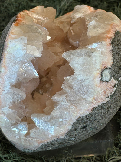 Heulandit / Euzeolit Geode mit Stilbit aus Maharashtra, Nashik pune, Indien (288g)