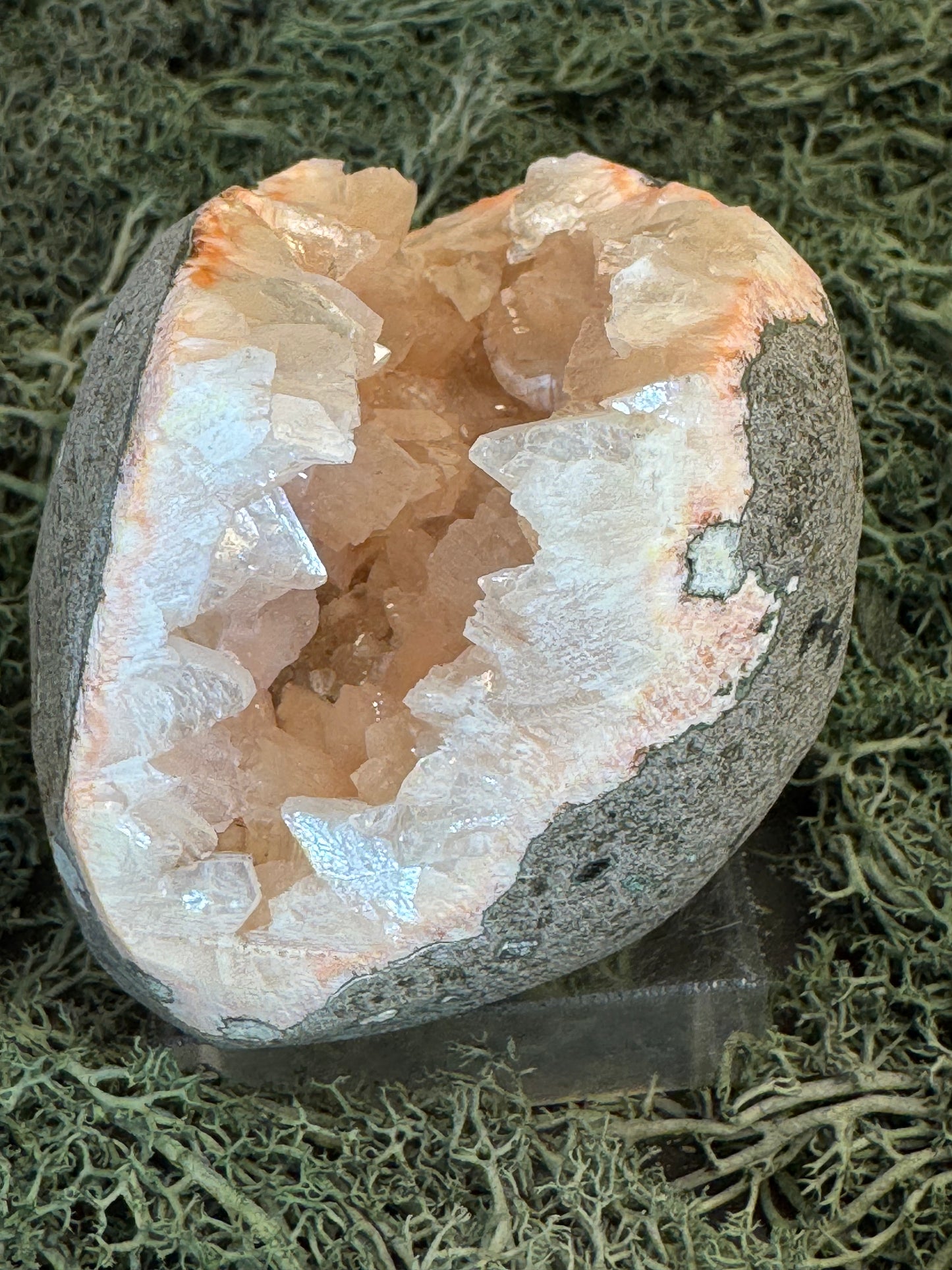 Heulandit / Euzeolit Geode mit Stilbit aus Maharashtra, Nashik pune, Indien (288g)