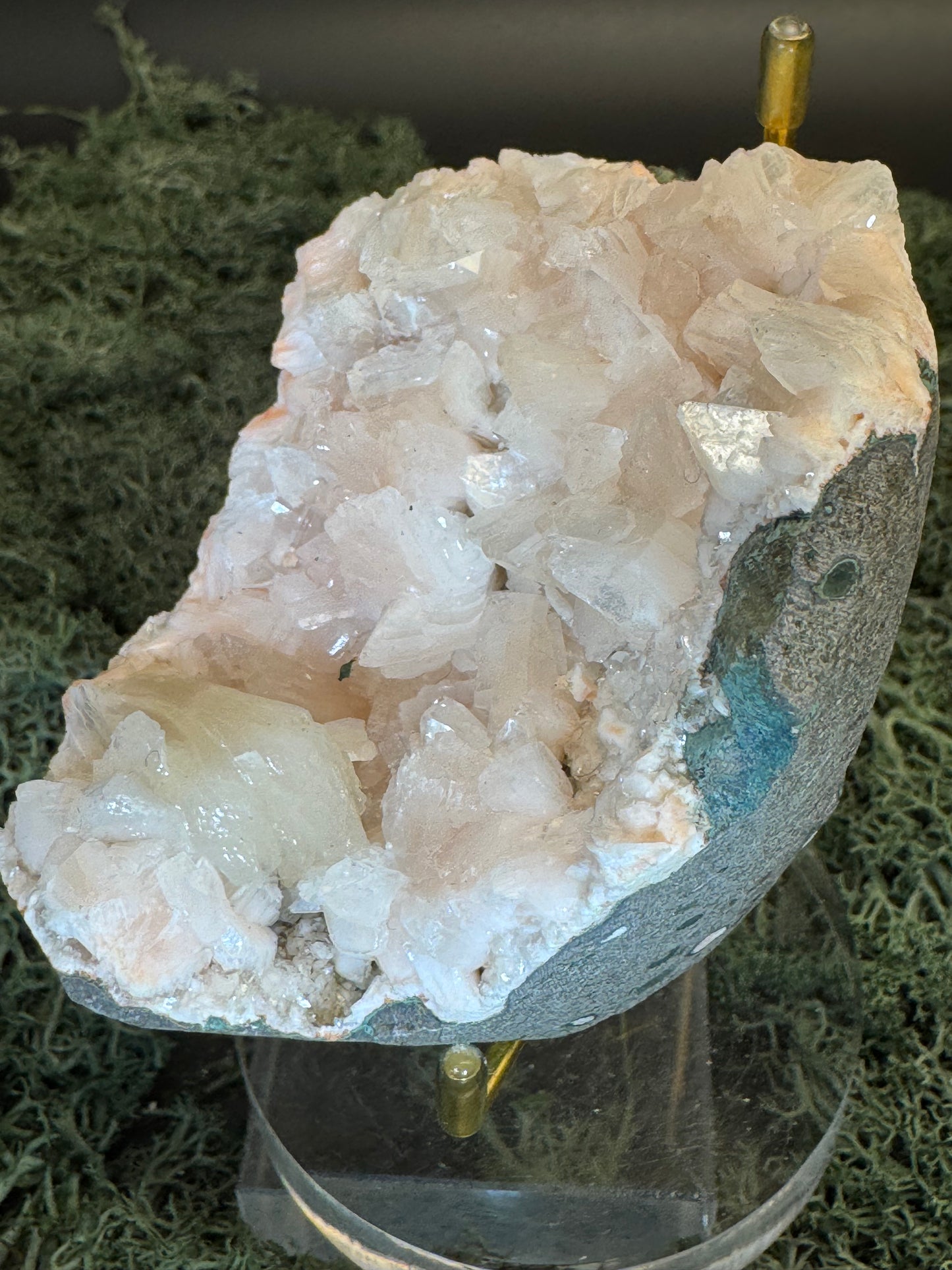 Heulandit / Euzeolit Geode mit Stilbit aus Maharashtra, Nashik pune, Indien (252g)