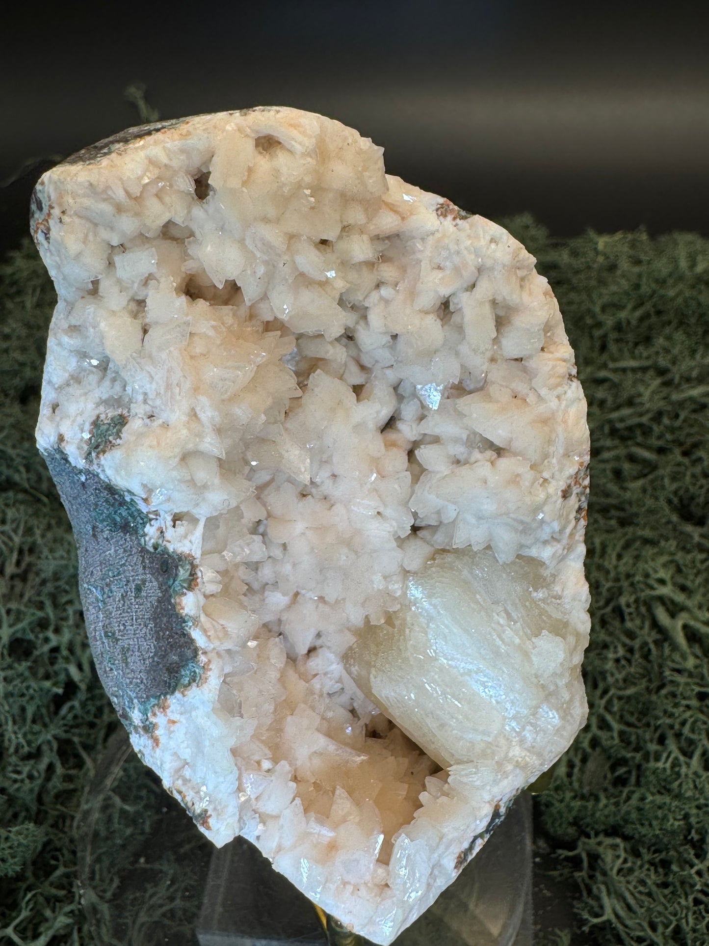 Heulandit / Euzeolit Geode mit Stilbit aus Maharashtra, Nashik pune, Indien (218g)