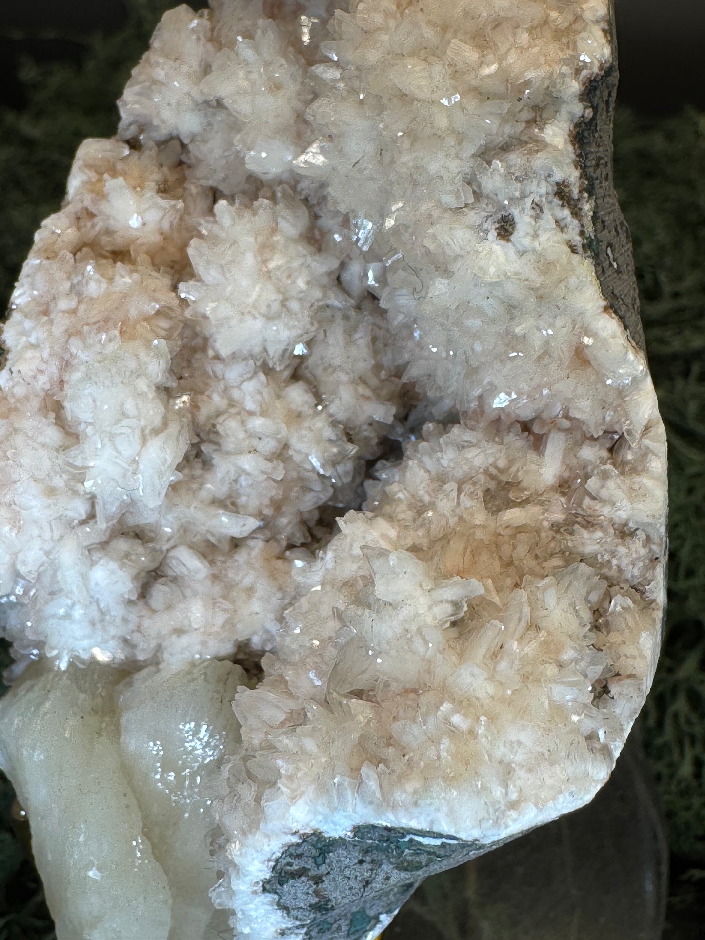 Heulandit / Euzeolit Geode mit Stilbit aus Maharashtra, Nashik pune, Indien (213g)