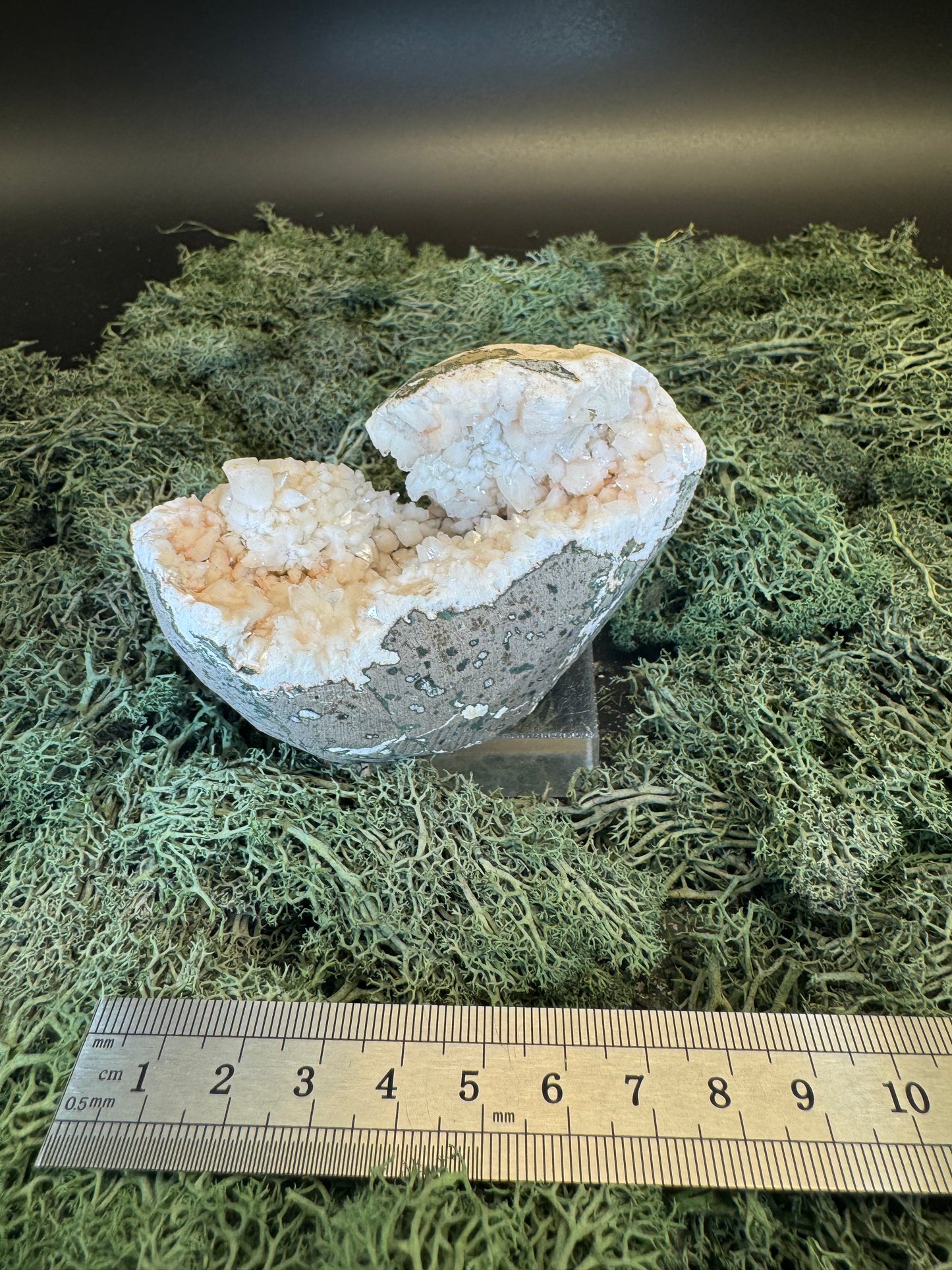 Heulandit / Euzeolit Geode aus Maharashtra, Nashik pune, Indien (260g)