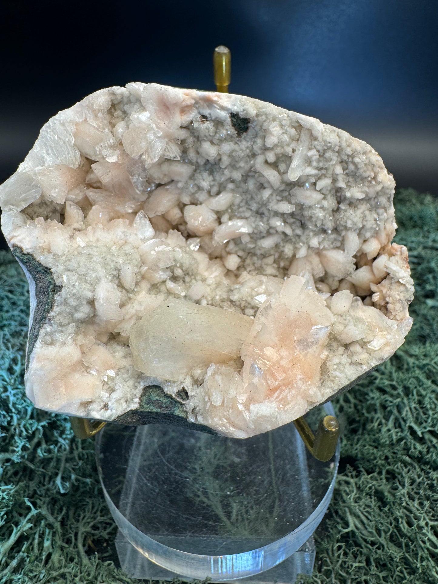 Heulandit / Euzeolit Geode mit Stilbit aus Maharashtra, Nashik pune, Indien (273g)