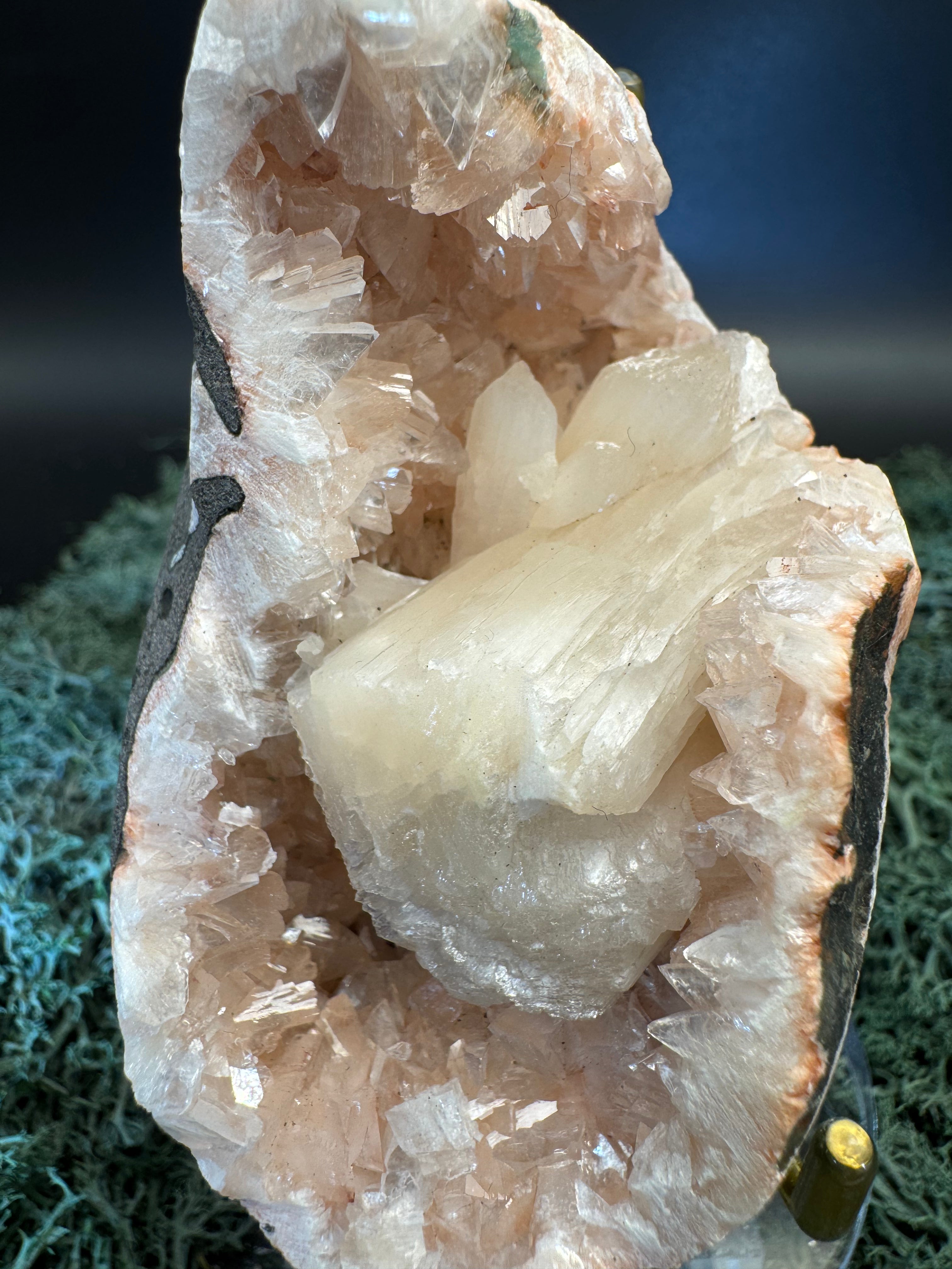 Heulandit / Euzeolit Geode mit Stilbit aus Maharashtra, Nashik pune, Indien (256g) - crystal paradise