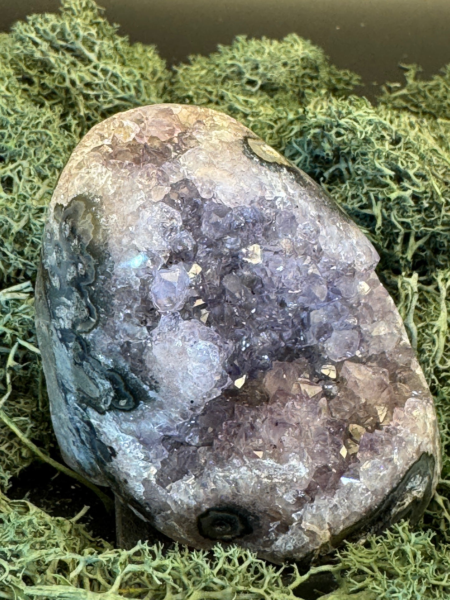 Achatisierter Amethyst Druse aus Uruguay (363g) - dunke Amethyste mit schöner Druzybildung