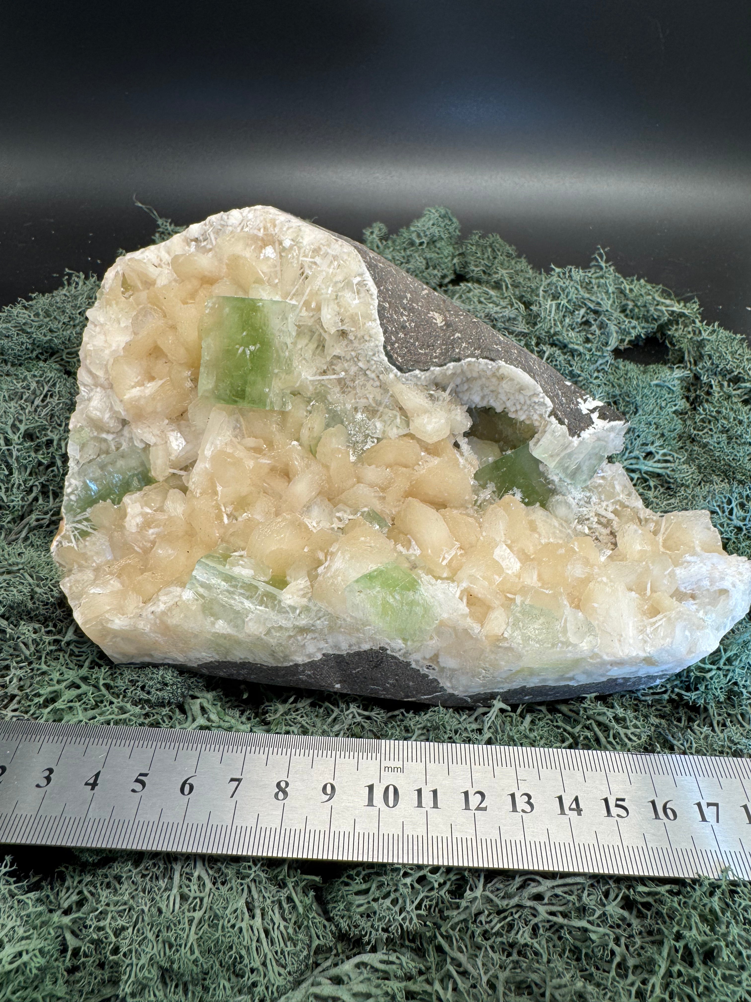 Grüner Apophyllit mit Stilbit XL Cluster aus Maharashtra, Nashik pune, Indien (1969g) - crystal paradise