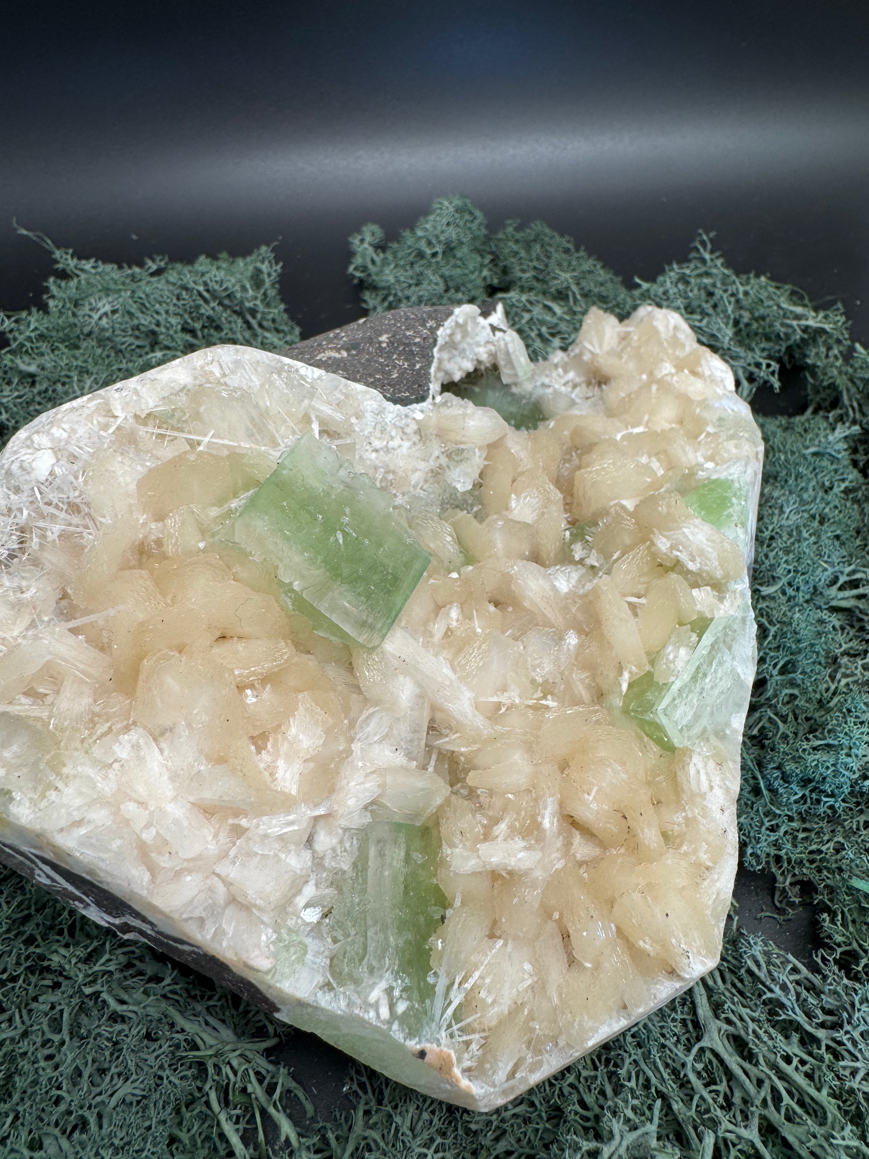 Grüner Apophyllit mit Stilbit XL Cluster aus Maharashtra, Nashik pune, Indien (1969g) - crystal paradise