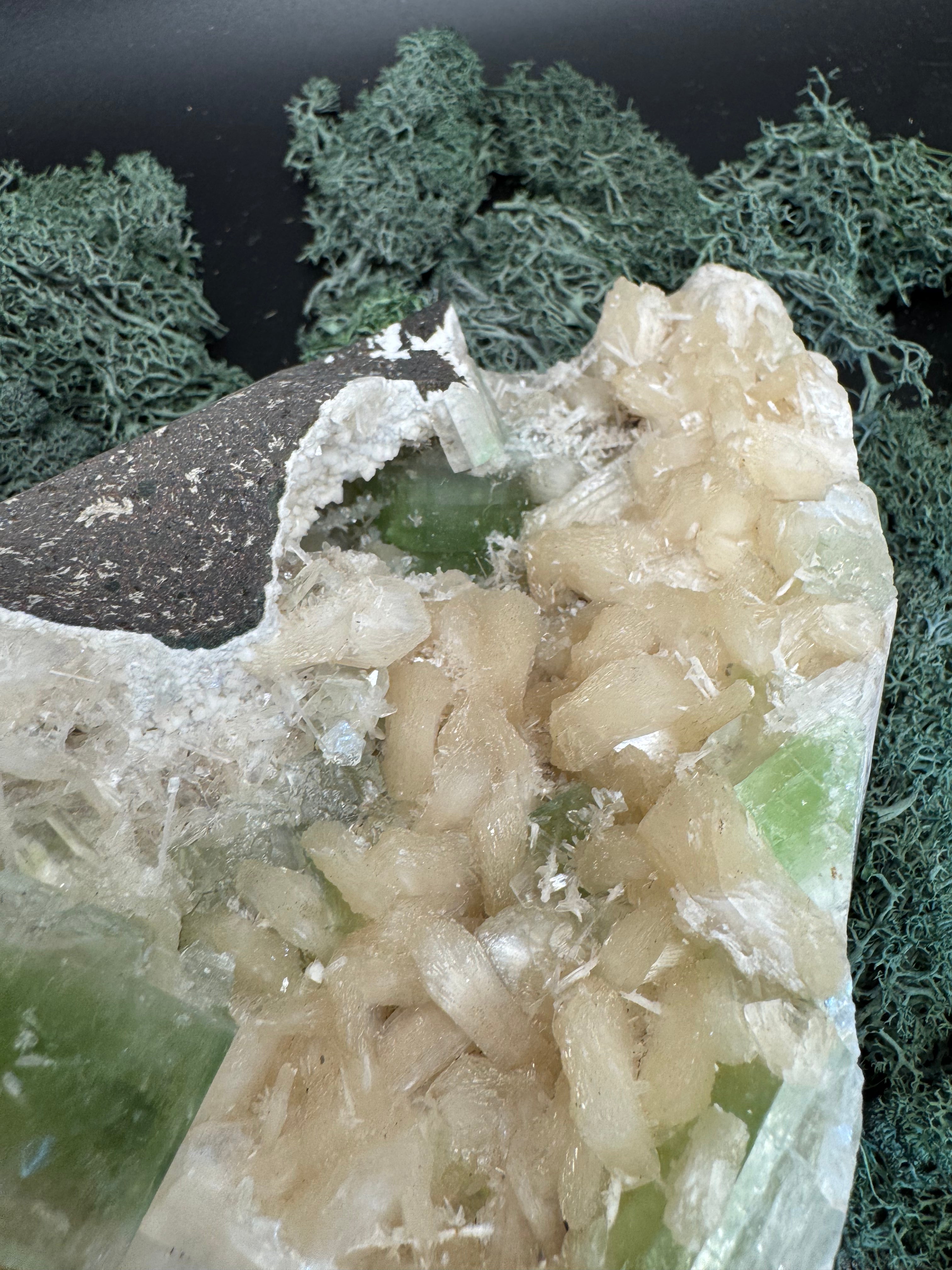 Grüner Apophyllit mit Stilbit XL Cluster aus Maharashtra, Nashik pune, Indien (1969g) - crystal paradise