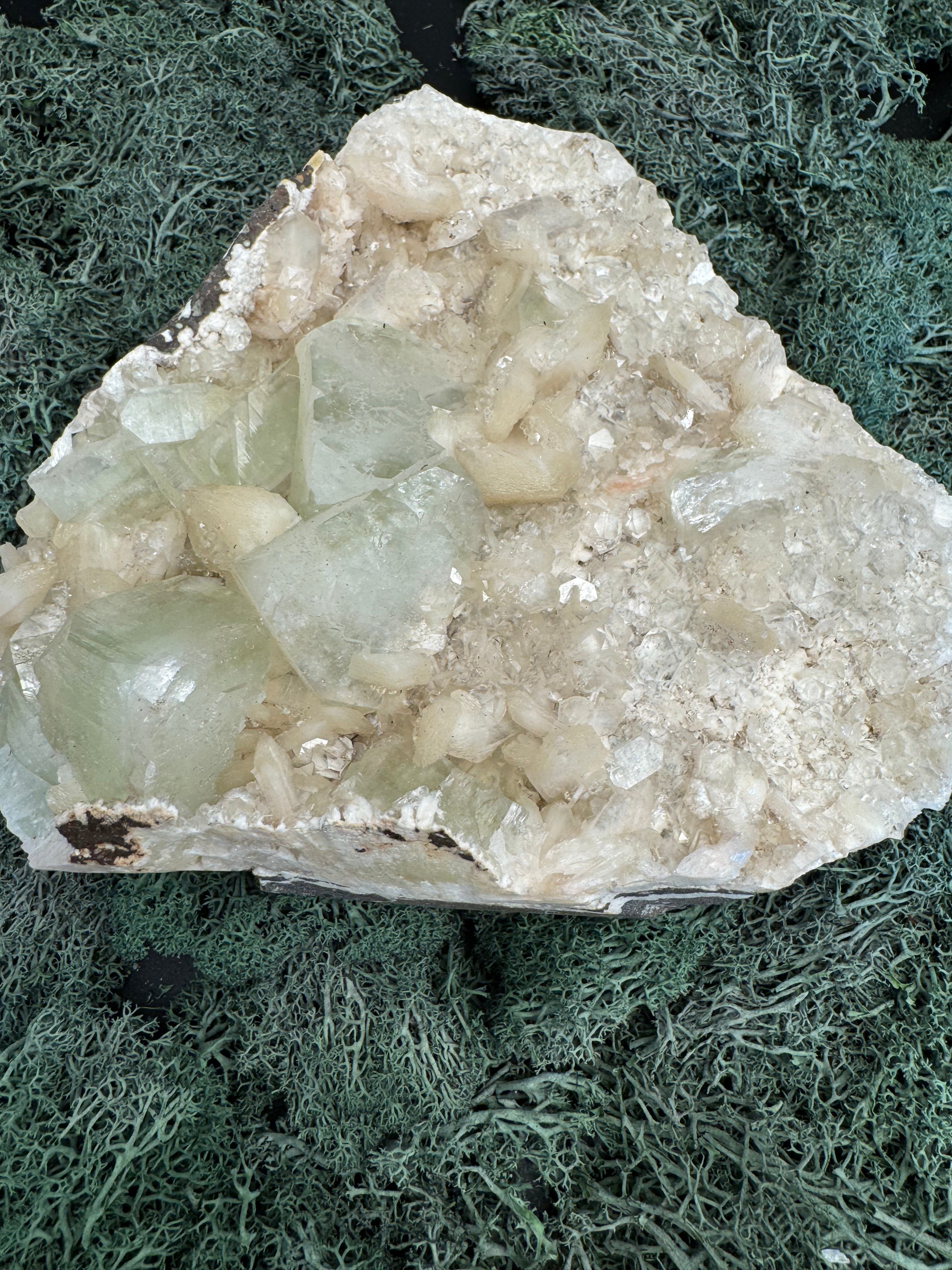 Grüner Apophyllit mit Stilbit XL Cluster aus Maharashtra, Nashik pune, Indien (2159g) - crystal paradise