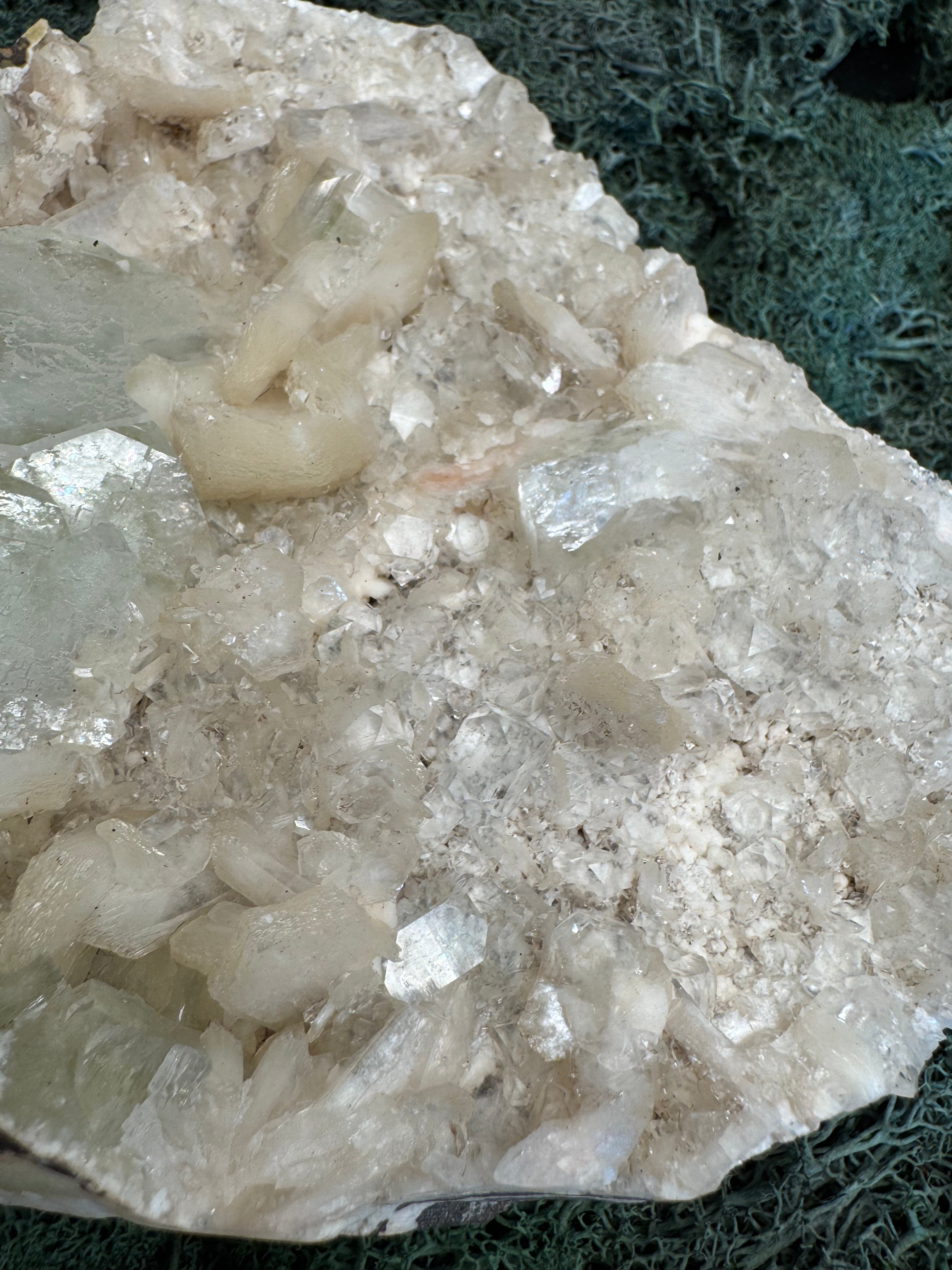 Grüner Apophyllit mit Stilbit XL Cluster aus Maharashtra, Nashik pune, Indien (2159g) - crystal paradise