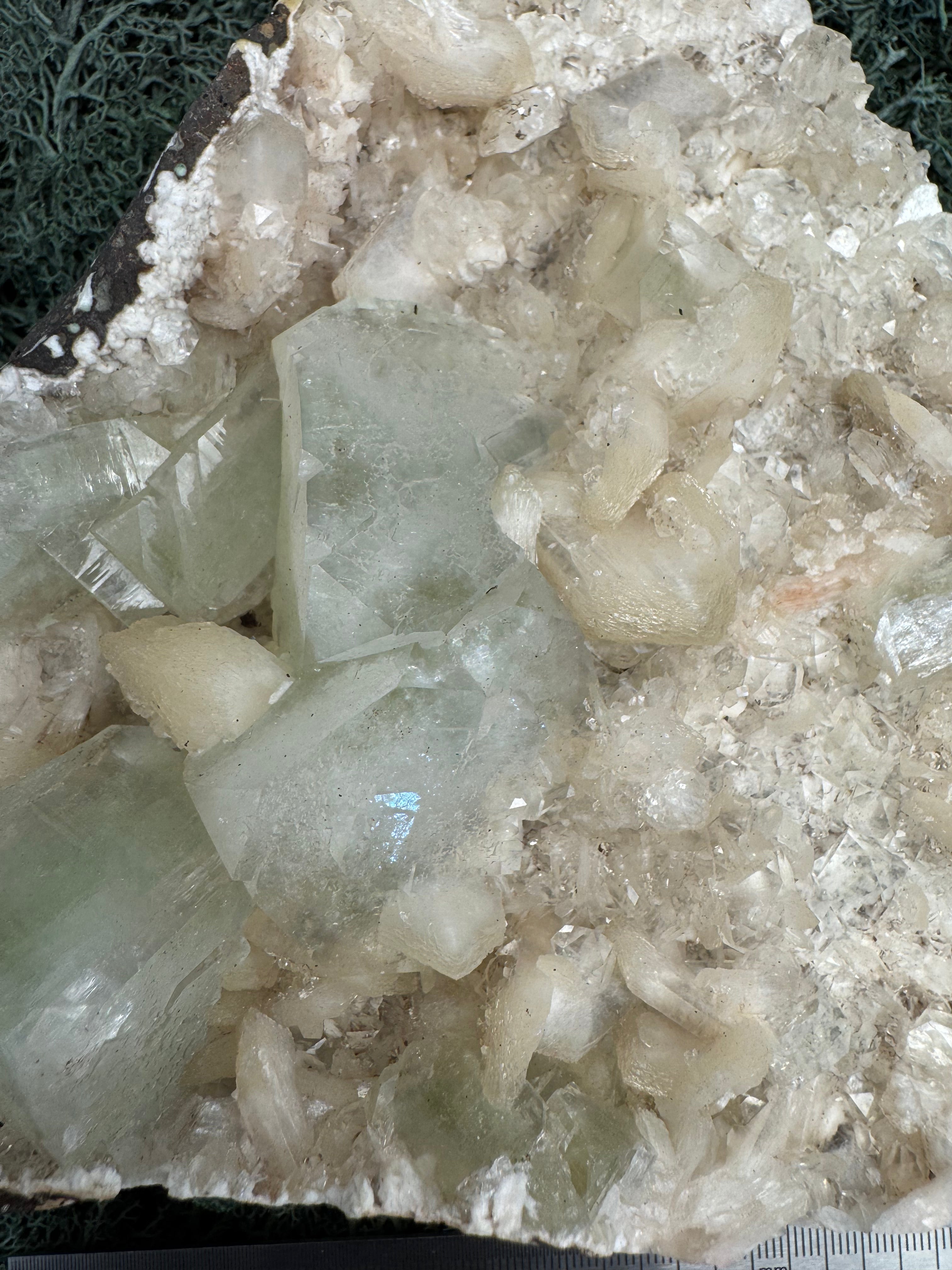 Grüner Apophyllit mit Stilbit XL Cluster aus Maharashtra, Nashik pune, Indien (2159g) - crystal paradise