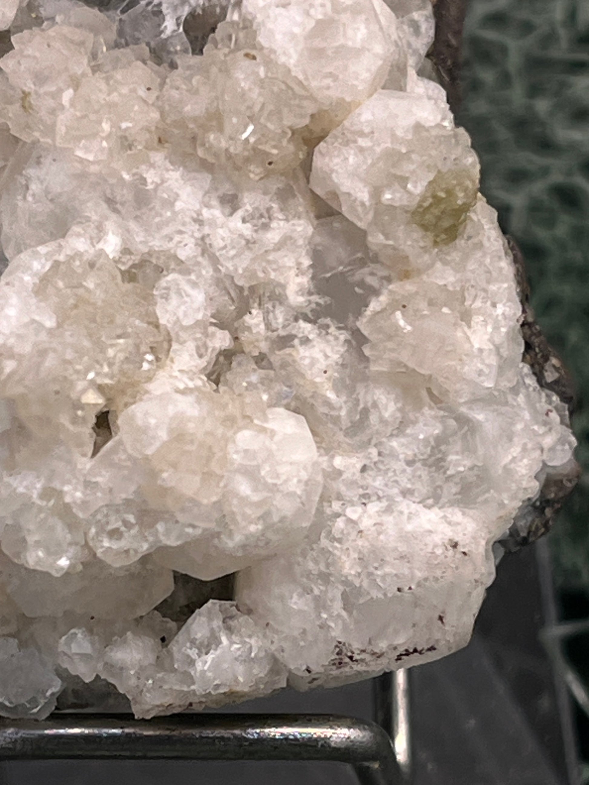 Okenit auf Apophyllit Cluster (Stufe) aus Indien (146g) - schöne Kristallbildungen - crystal paradise