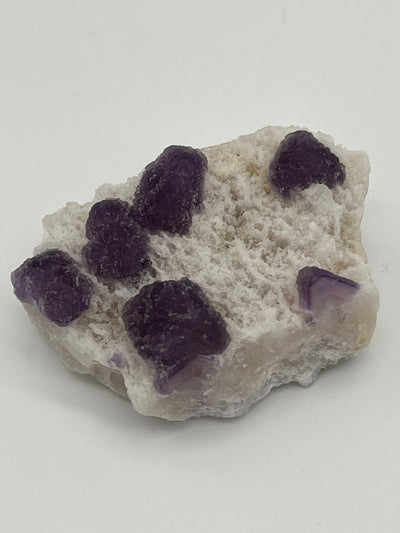 Exquisites Sammlerstück: Violetter Kugel-Fluorit aus Mexiko (47g) - crystal paradise