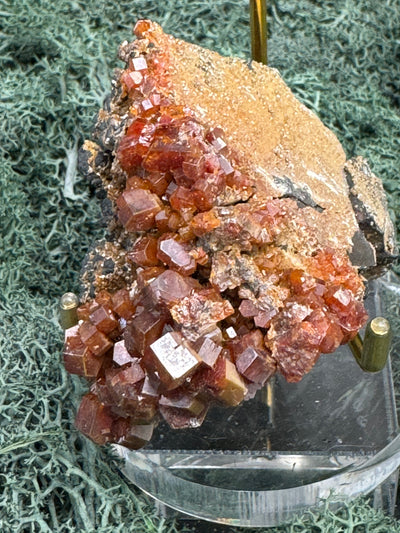 Vanadenit Stufe aus Marokko (202g) - super schöne große rote Kristalle - crystal paradise