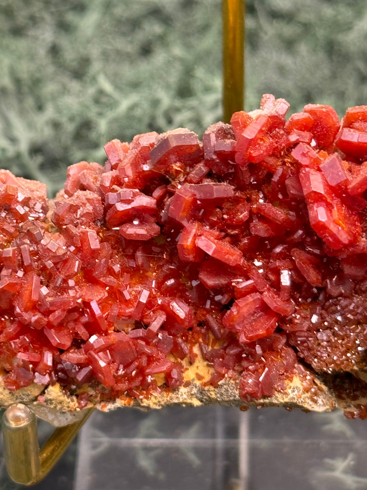 Vanadenit Stufe aus Marokko (149g) - super schöne große rote Kristalle - crystal paradise