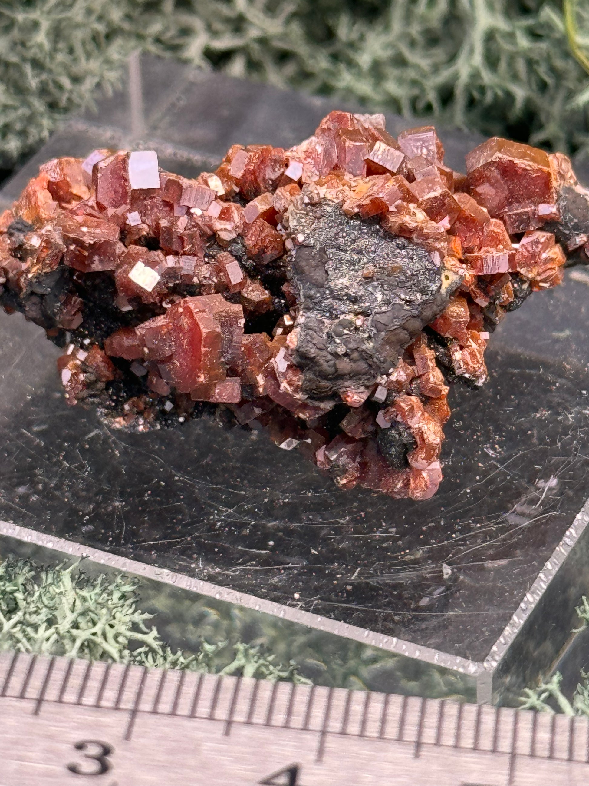 Vanadenit Stufe aus Marokko (21g) - super schöne rote Kristalle - crystal paradise