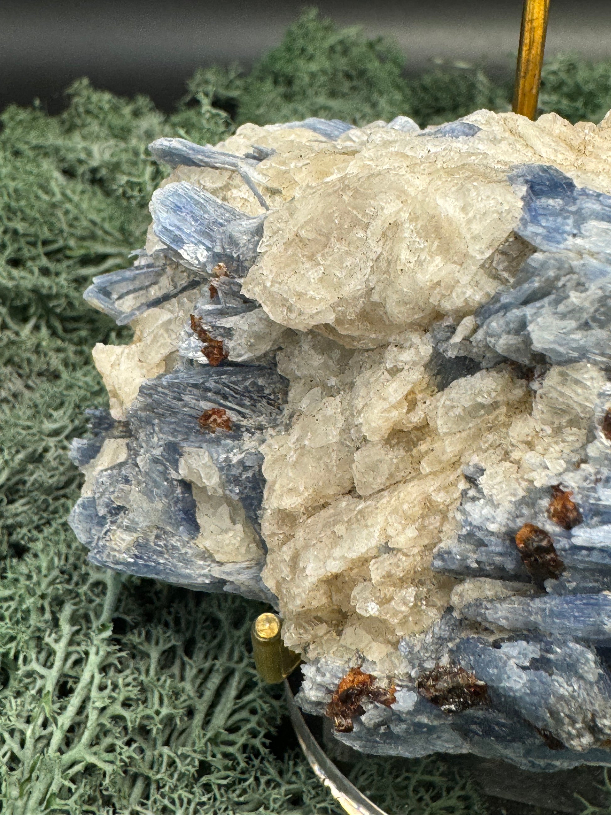 Blauer Kyanit Handstufe aus Brasilien (526g) - schöne Kristallstäbe - crystal paradise