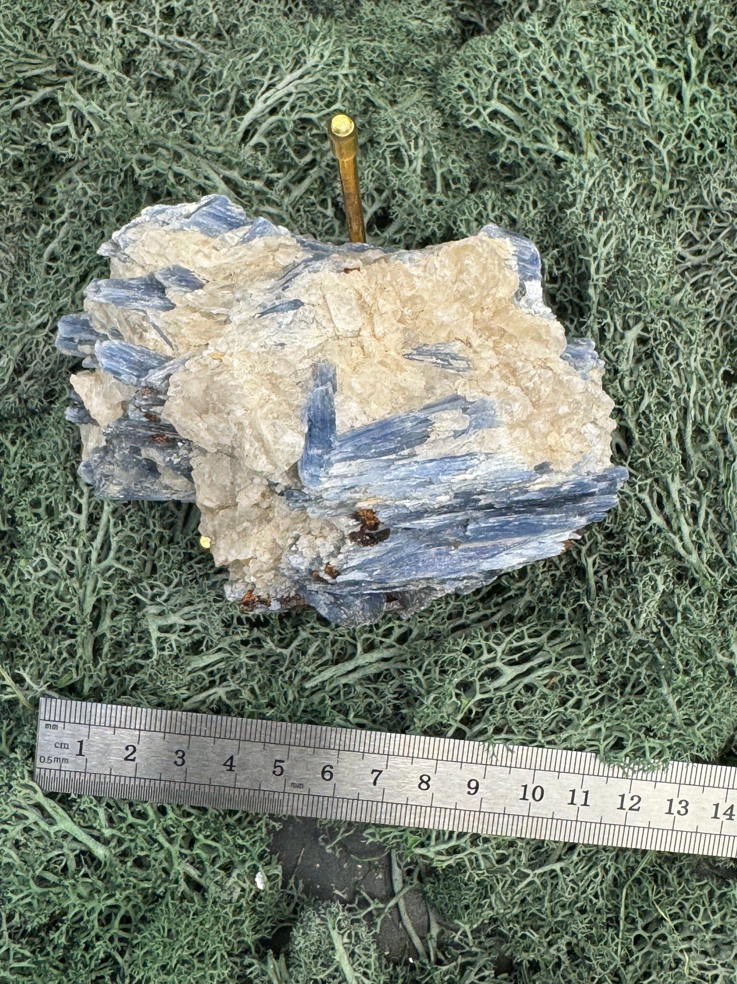 Blauer Kyanit Handstufe aus Brasilien (526g) - schöne Kristallstäbe - crystal paradise