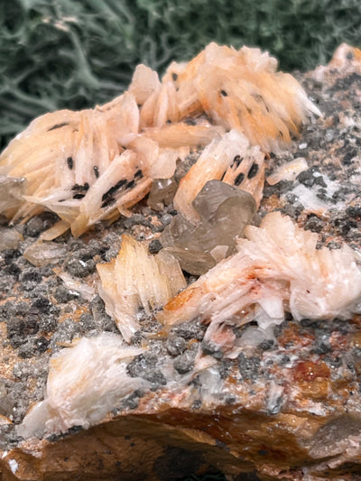 Baryt mit Cerussit auf Galenit (österreichische Alpen) (138g) - Stufe - crystal paradise