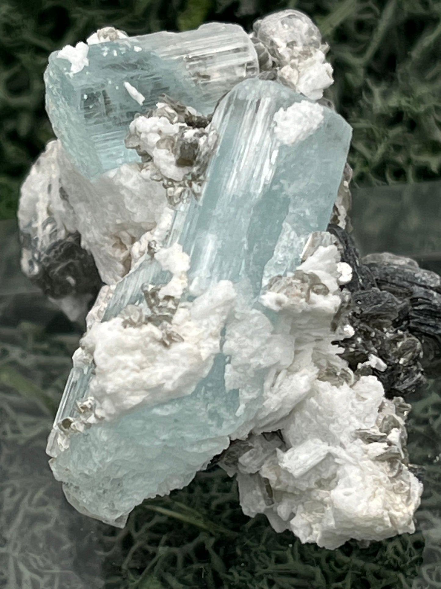 Aquamarin Kristall auf Feldspat aus Pakistan (38g) - crystal paradise