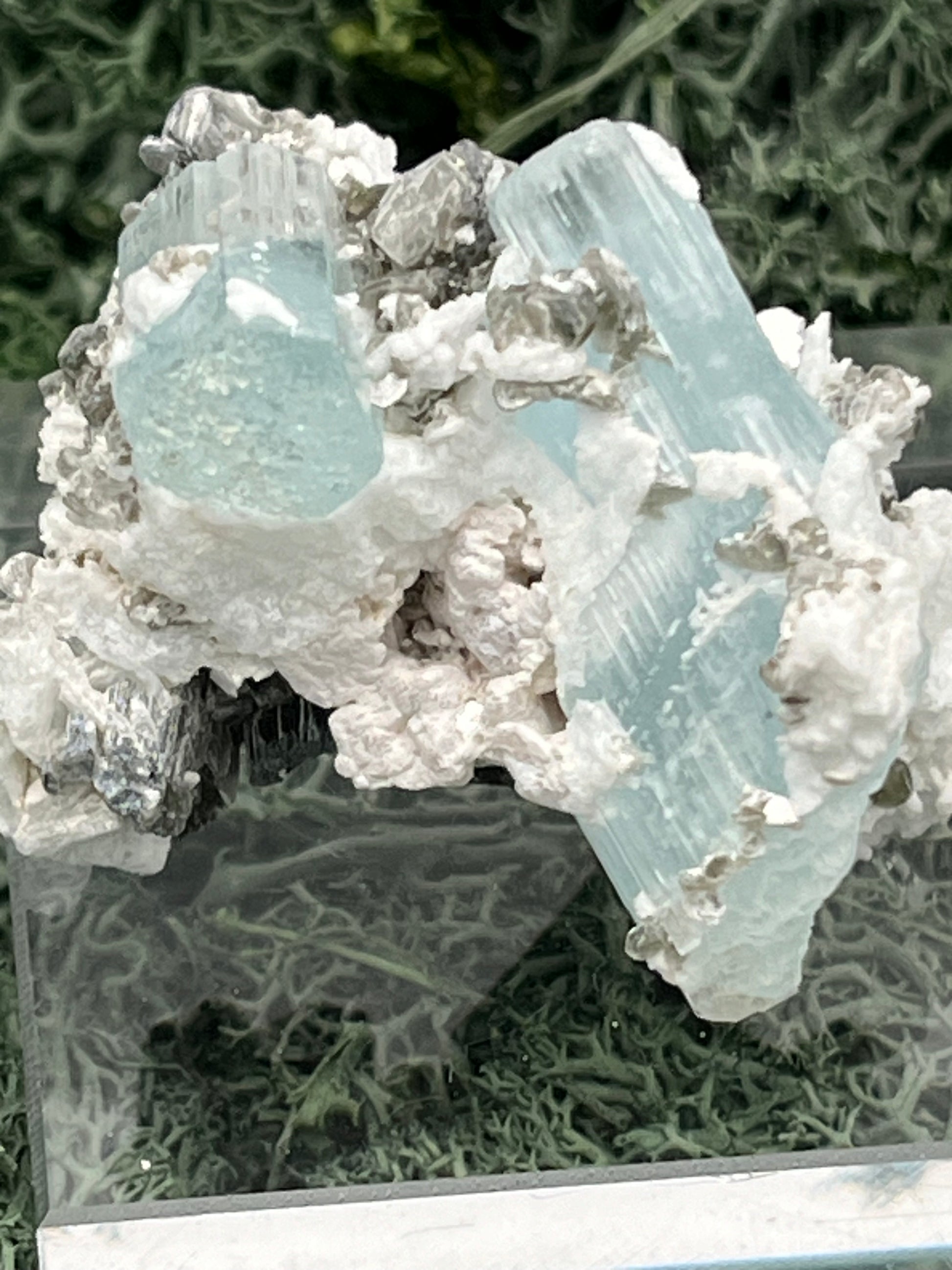 Aquamarin Kristall auf Feldspat aus Pakistan (38g) - crystal paradise