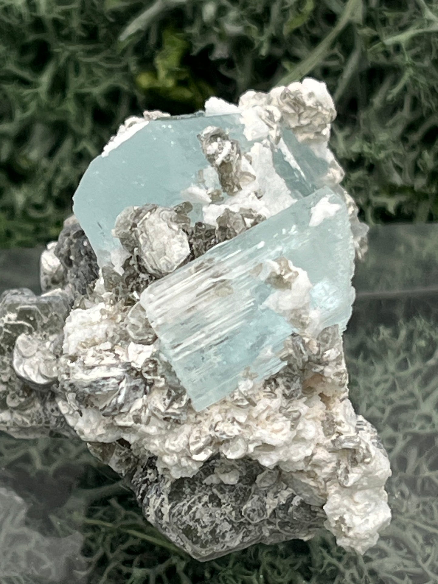 Aquamarin Kristall auf Feldspat aus Pakistan (38g) - crystal paradise