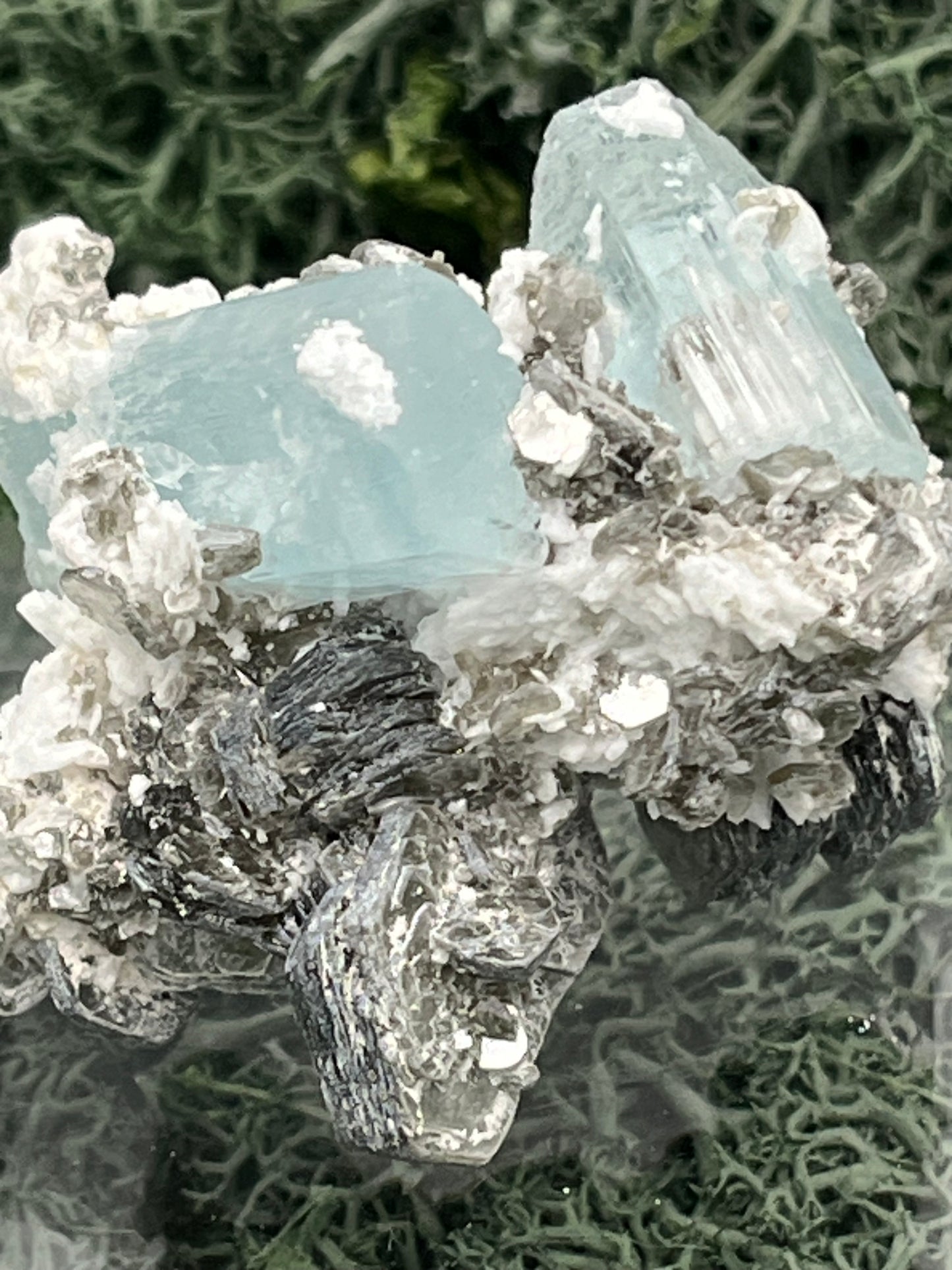 Aquamarin Kristall auf Feldspat aus Pakistan (38g) - crystal paradise