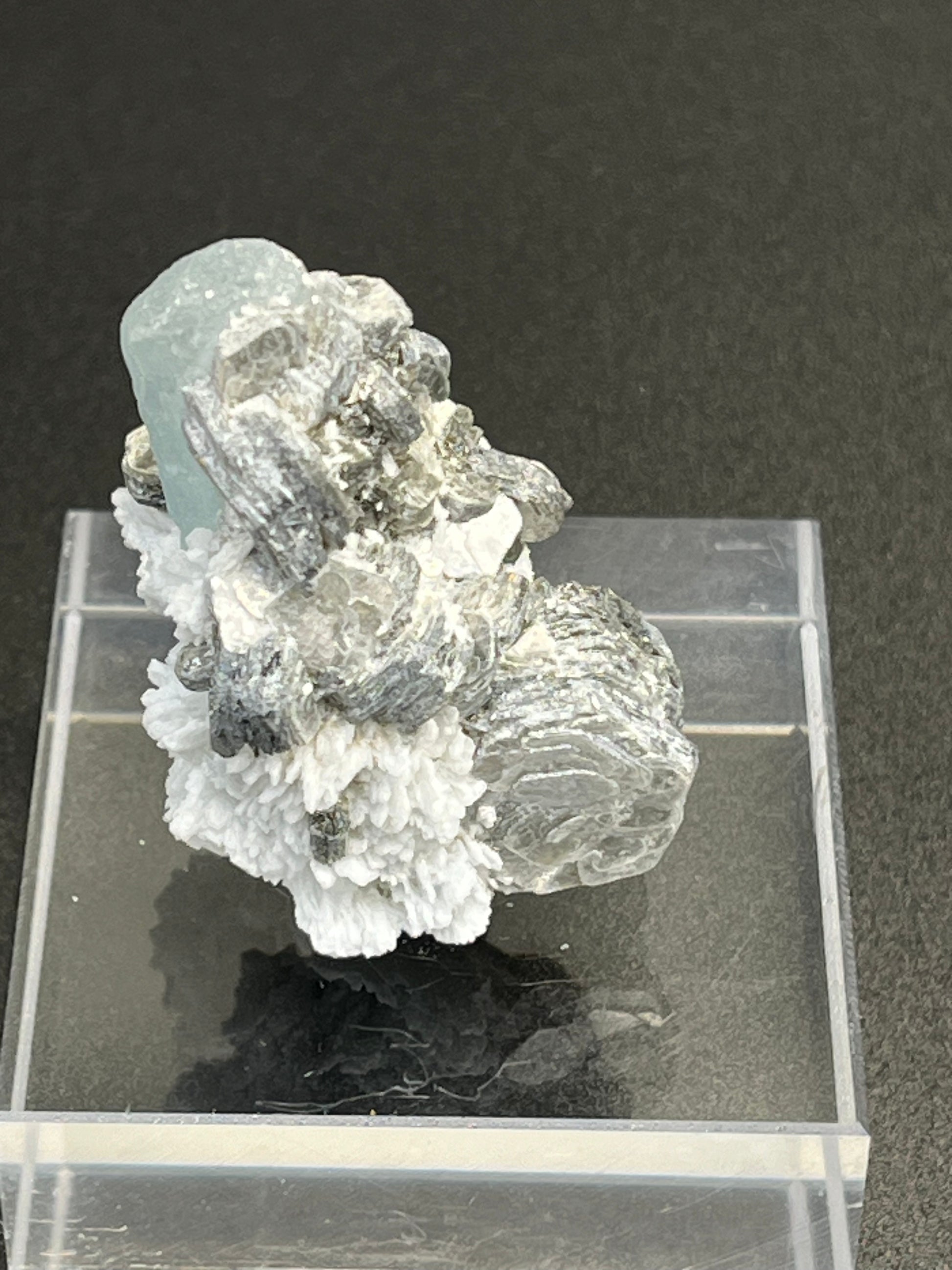 Aquamarin Kristall auf Feldspat aus Pakistan (40g) - crystal paradise