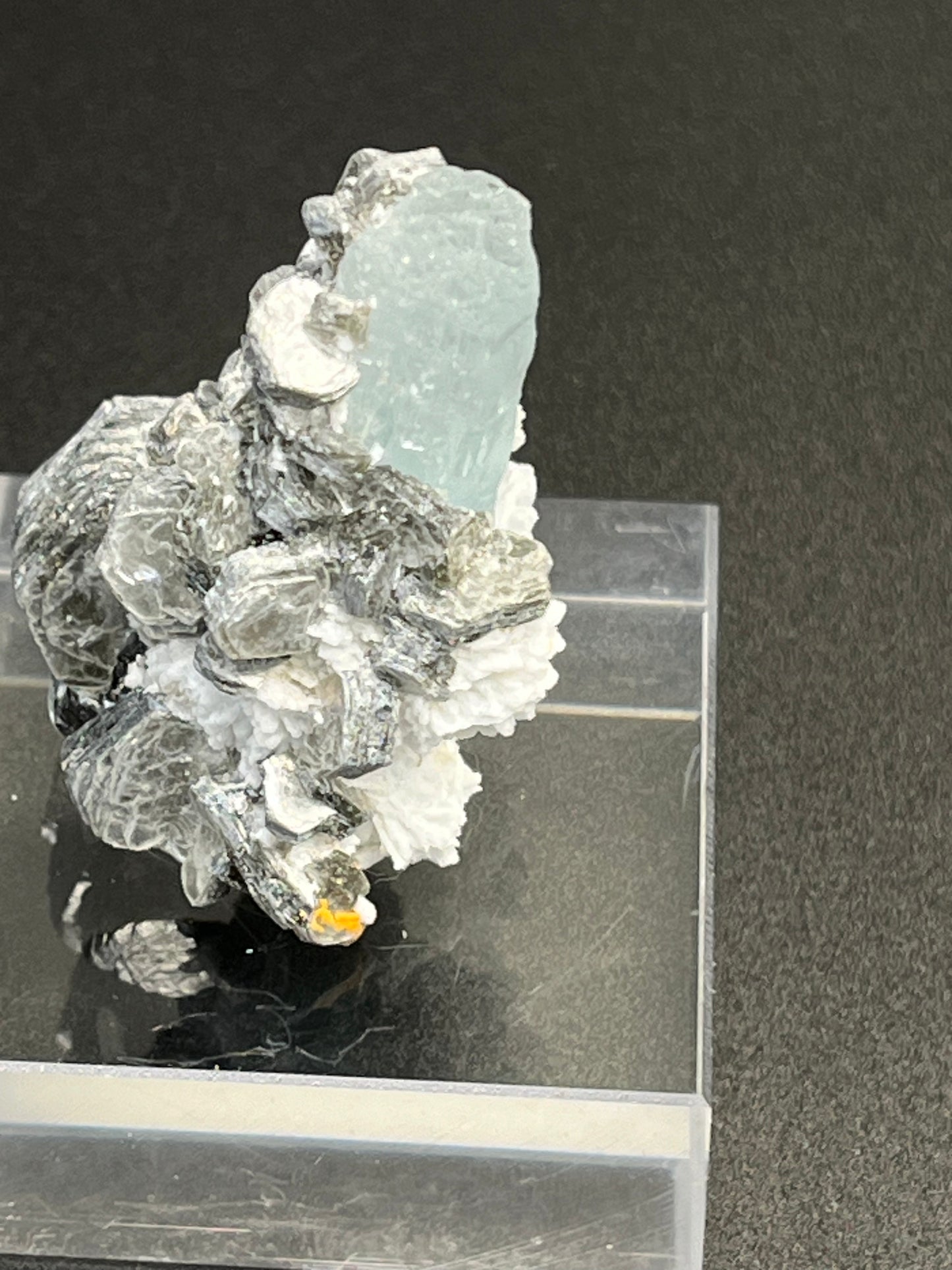 Aquamarin Kristall auf Feldspat aus Pakistan (40g) - crystal paradise