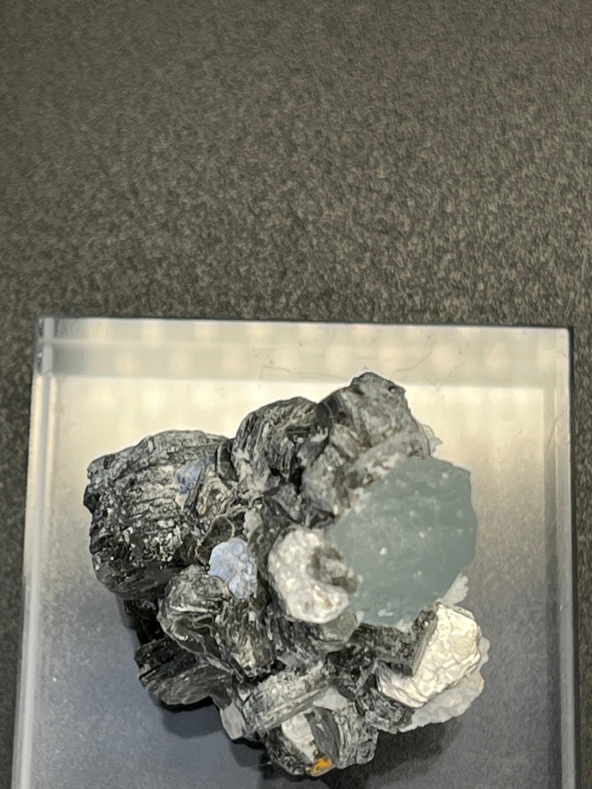 Aquamarin Kristall auf Feldspat aus Pakistan (40g) - crystal paradise